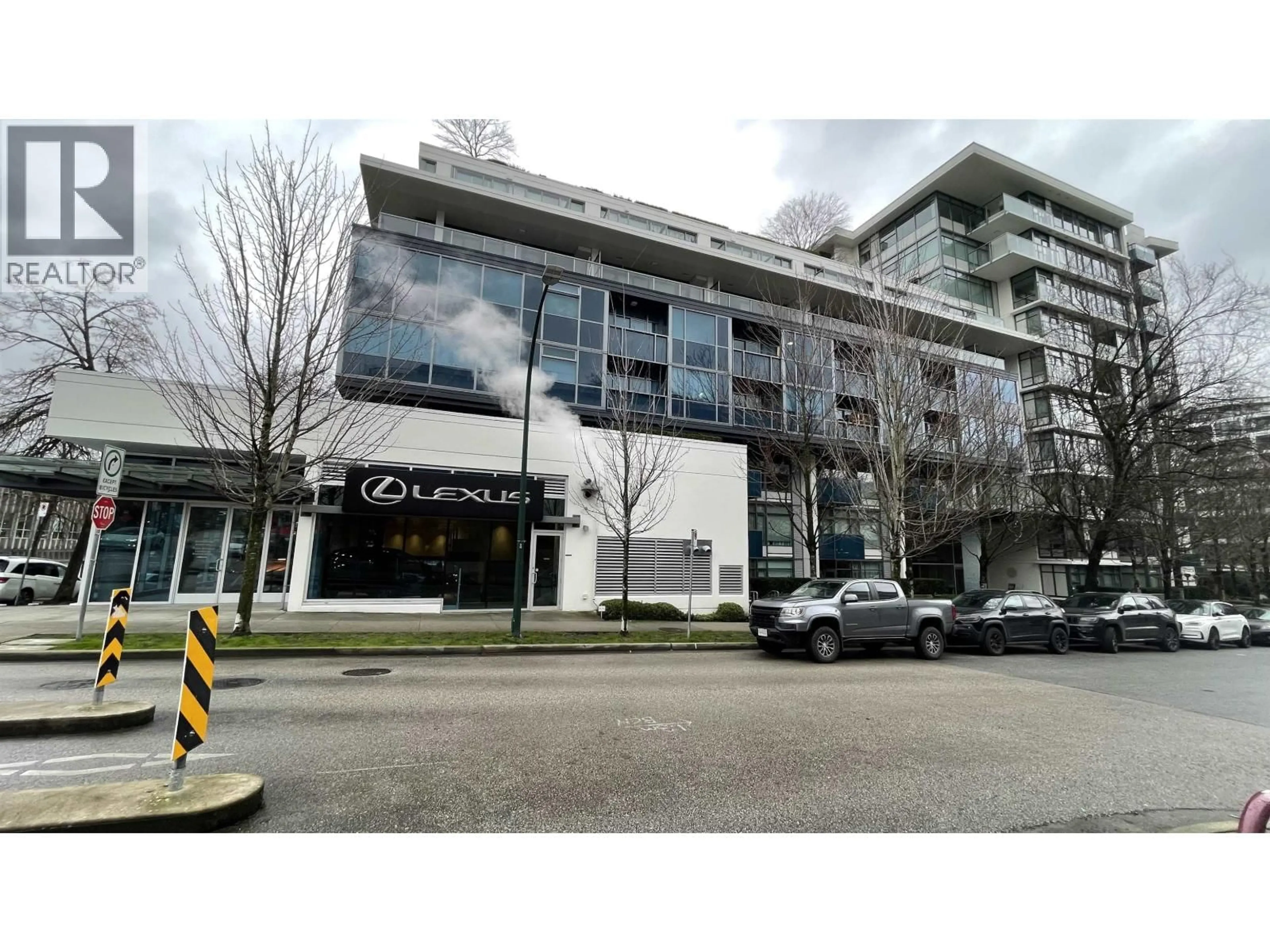 Indoor foyer for 323 - 1777 7TH AVENUE, Vancouver British Columbia V6J0E5