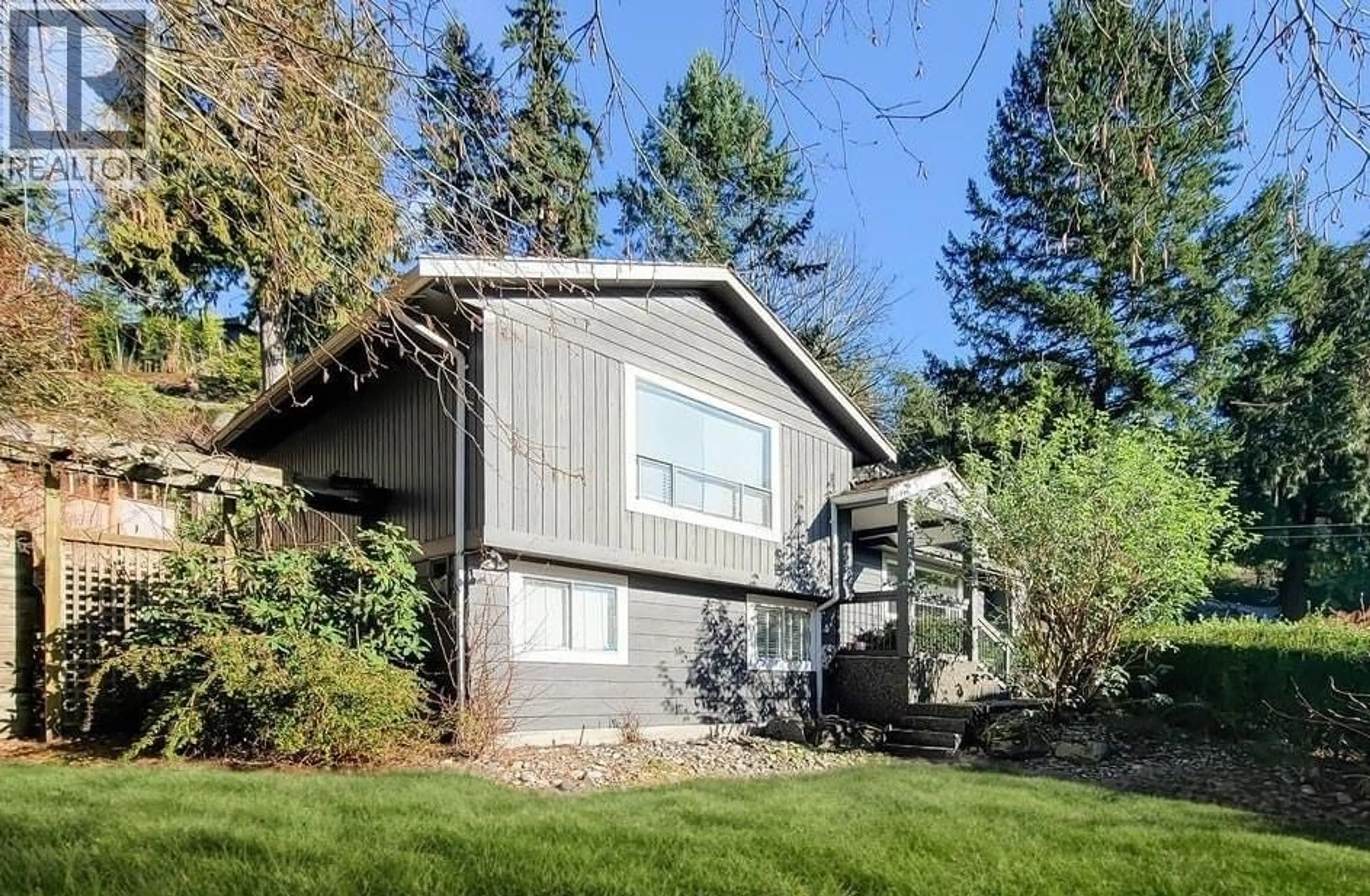 Home with vinyl exterior material, unknown for 4670 WILLOW CREEK ROAD, West Vancouver British Columbia V7W1C2