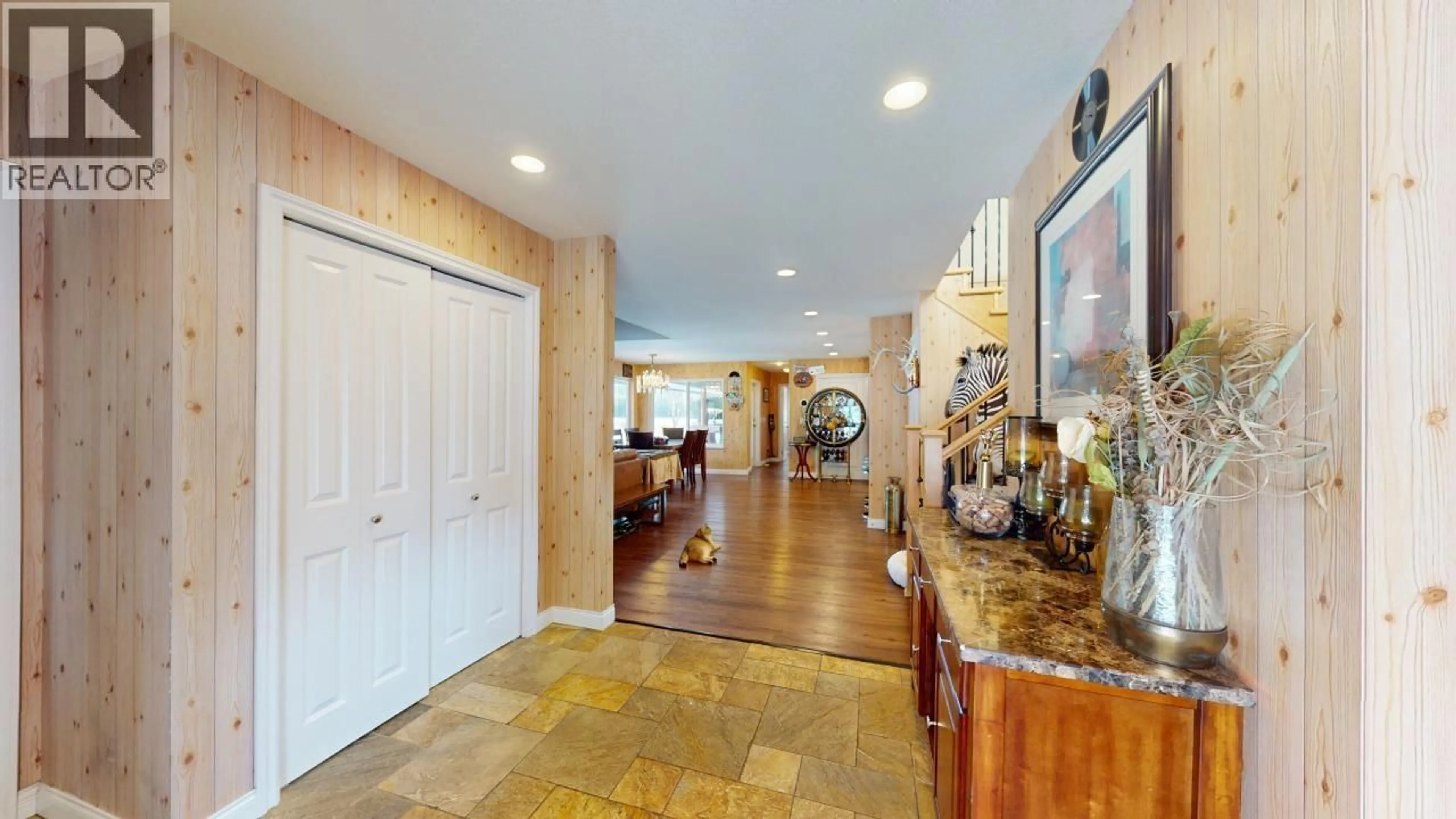 Indoor foyer for 19465 MCNEIL ROAD, Pitt Meadows British Columbia V3Y1Z1