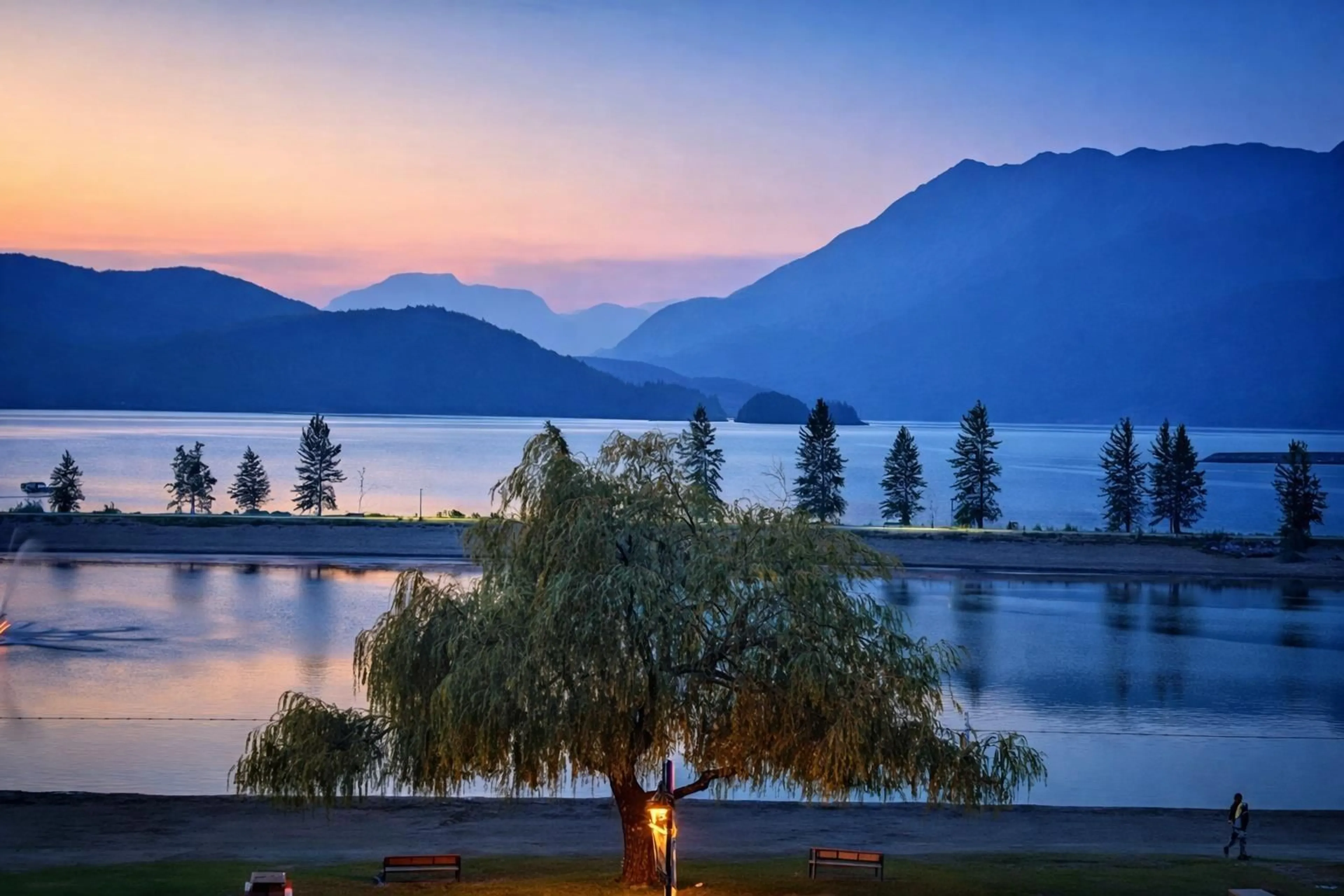 Patio, water/lake/river/ocean view for 406 - 378 ESPLANADE AVENUE, Harrison Hot Springs British Columbia V0M1K0