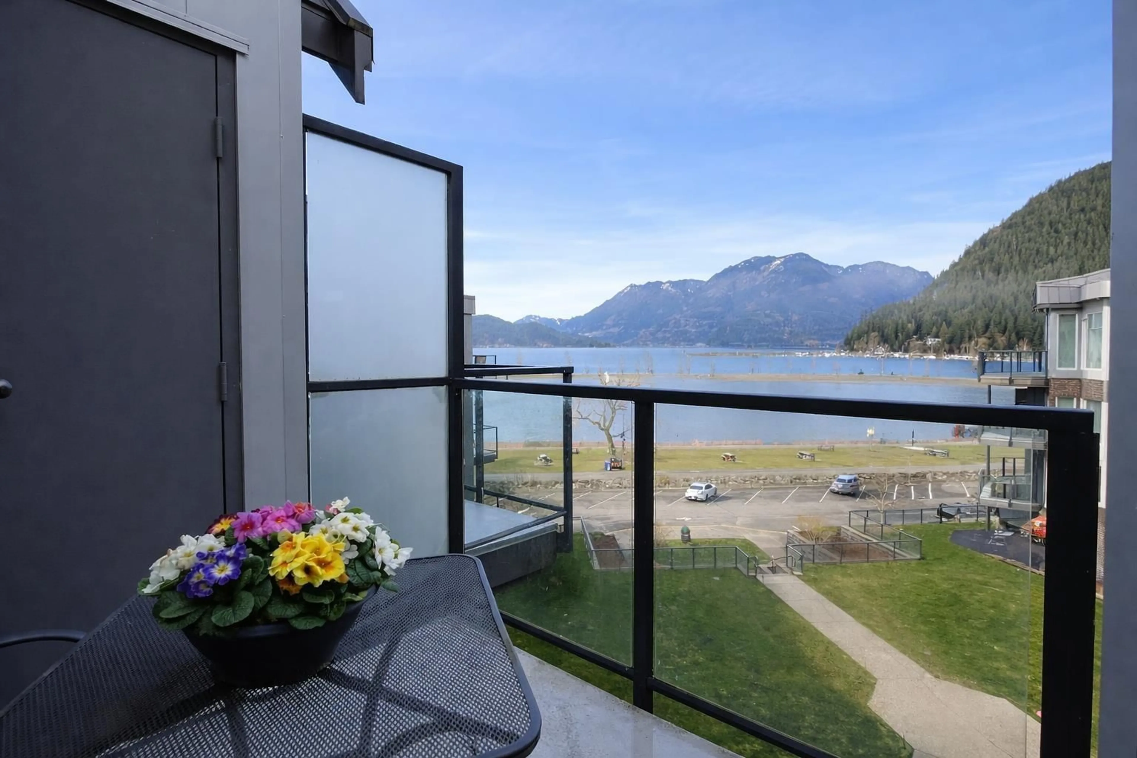 Balcony in the apartment, water/lake/river/ocean view for 406 - 378 ESPLANADE AVENUE, Harrison Hot Springs British Columbia V0M1K0