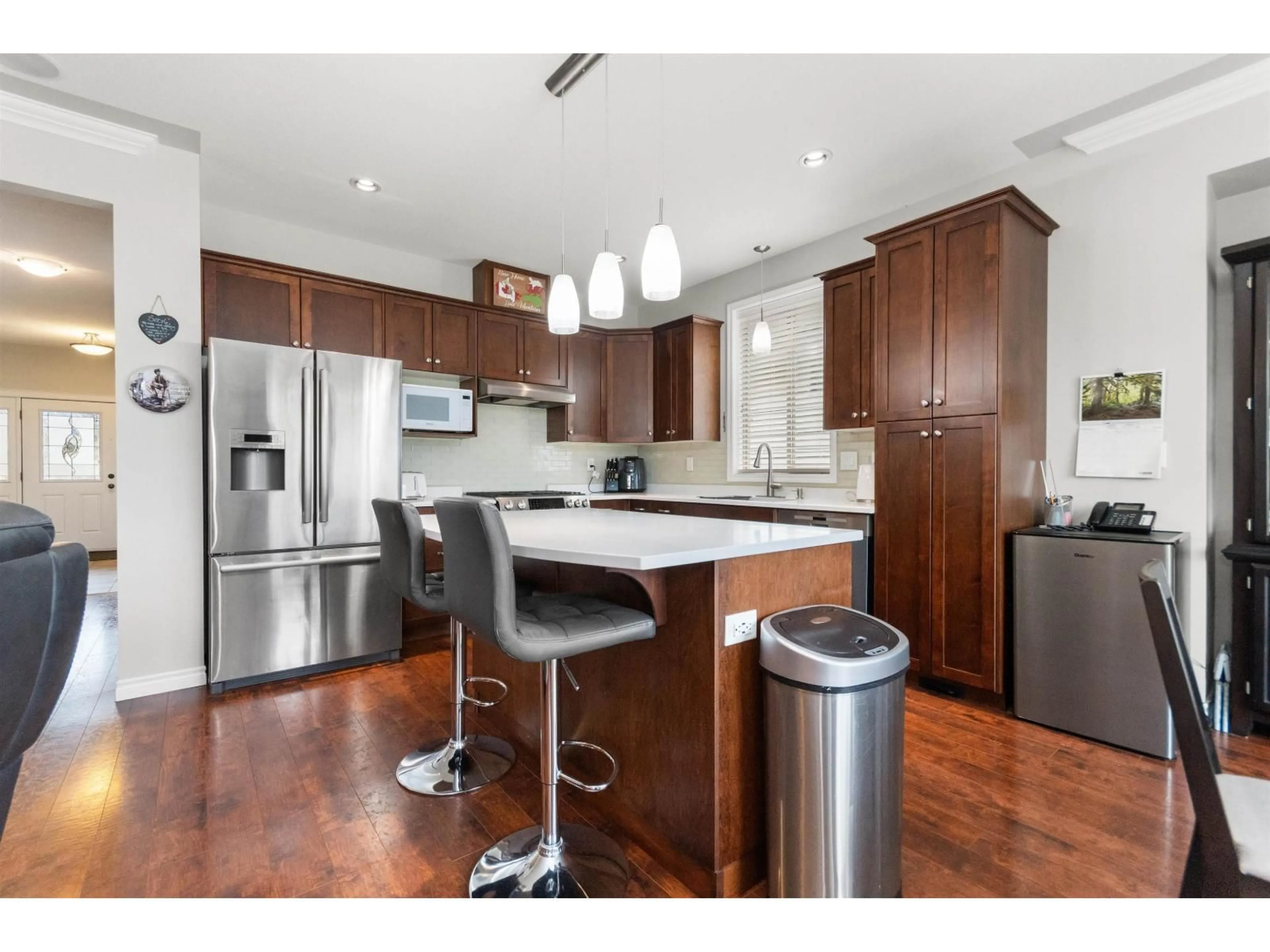 Open concept kitchen, wood/laminate floor for 1999 ABERDEEN DRIVE, Agassiz British Columbia V0M1A1