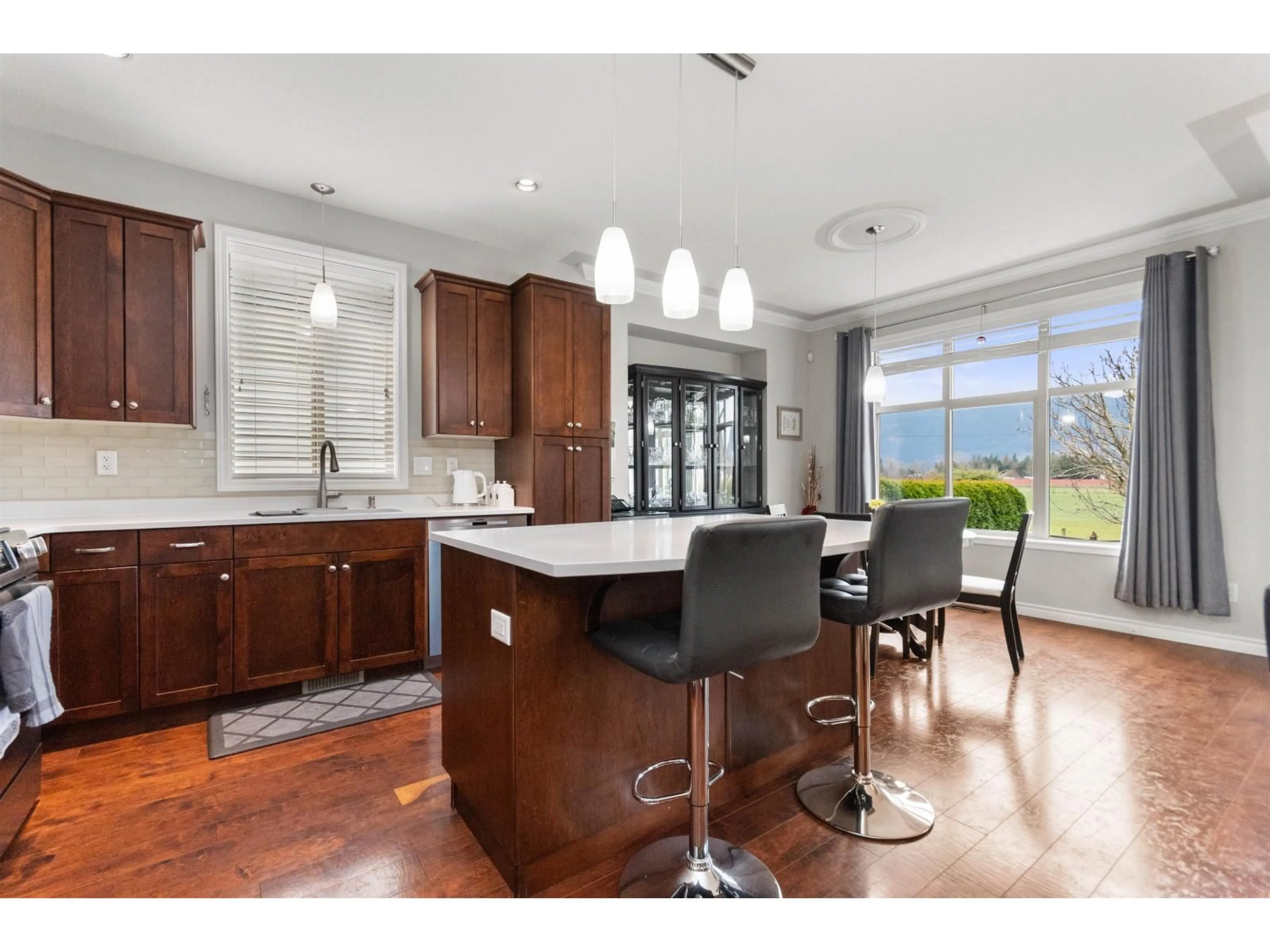 Open concept kitchen, unknown for 1999 ABERDEEN DRIVE, Agassiz British Columbia V0M1A1