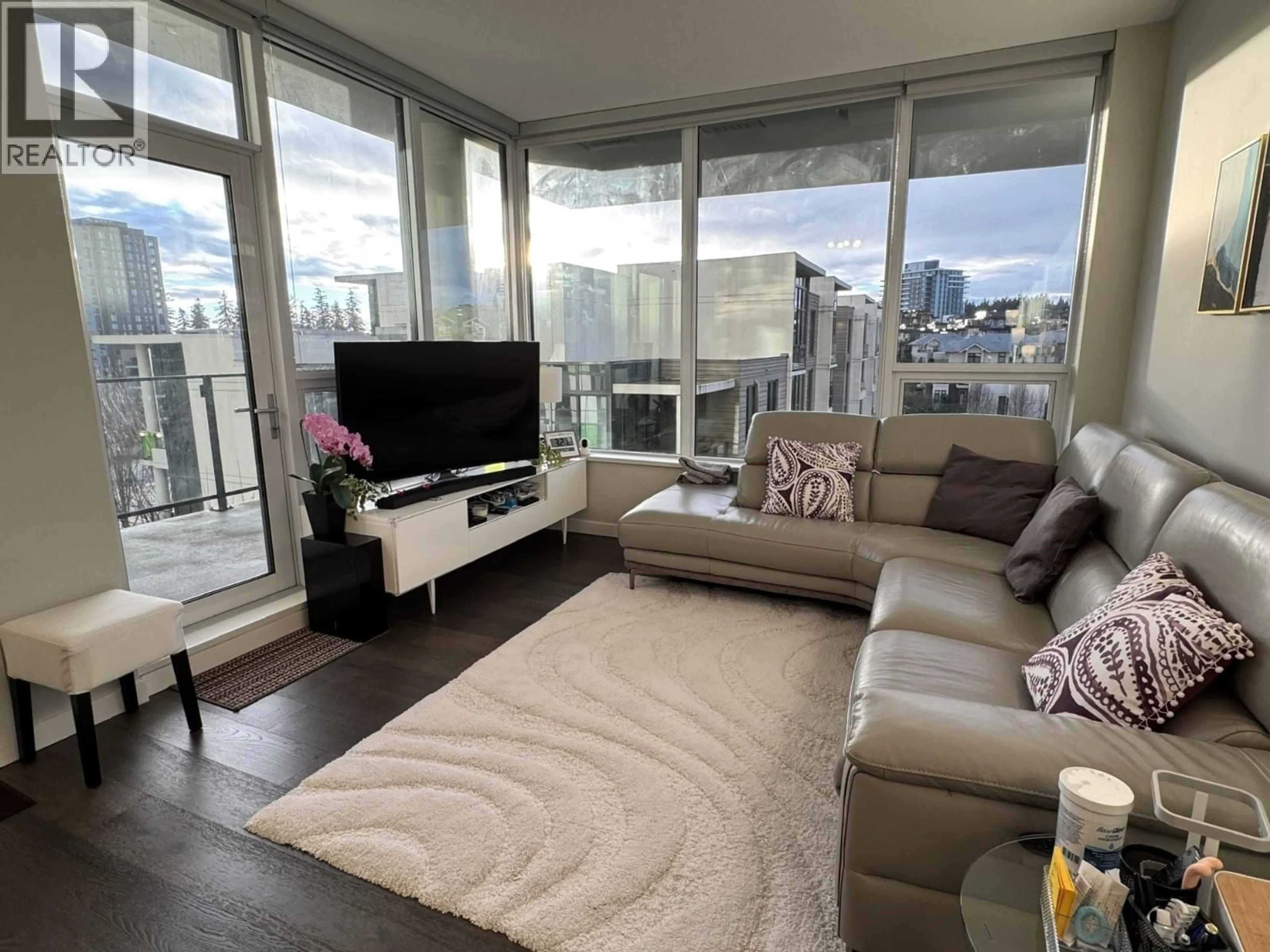 Living room with furniture, unknown for 501 - 3487 BINNING ROAD, Vancouver British Columbia V6S0K8