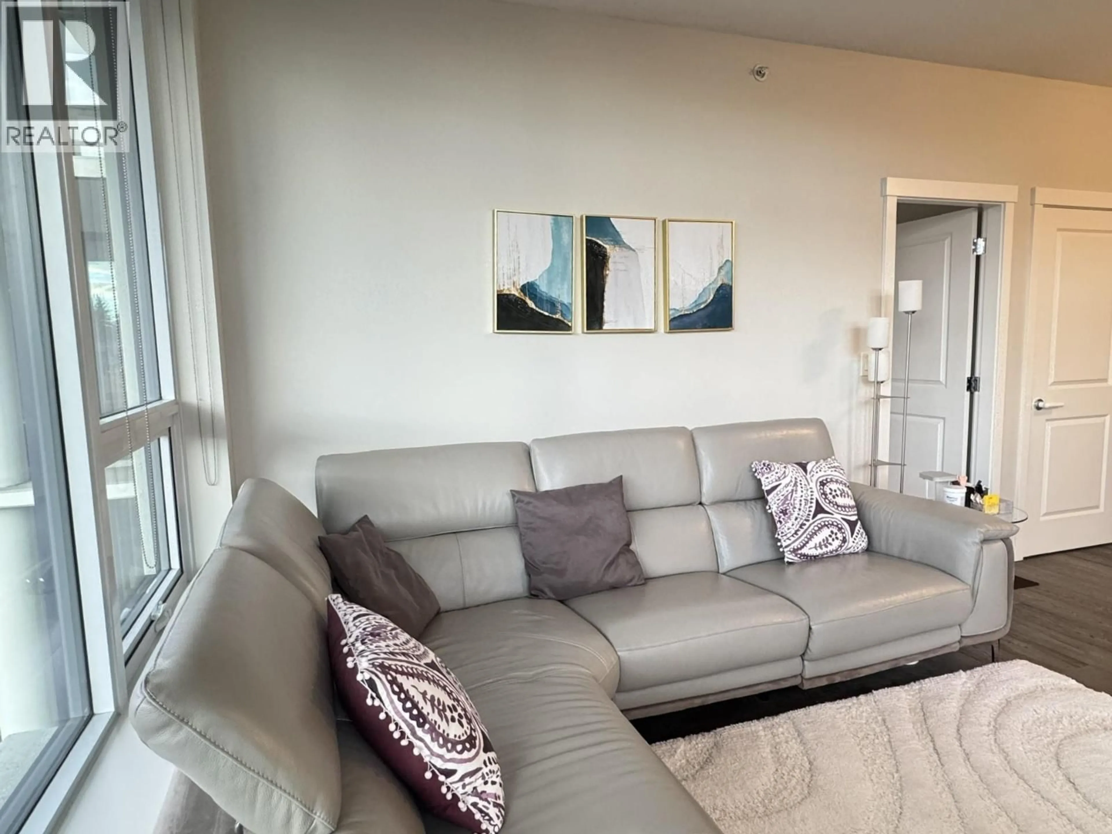 Living room with furniture, unknown for 501 - 3487 BINNING ROAD, Vancouver British Columbia V6S0K8