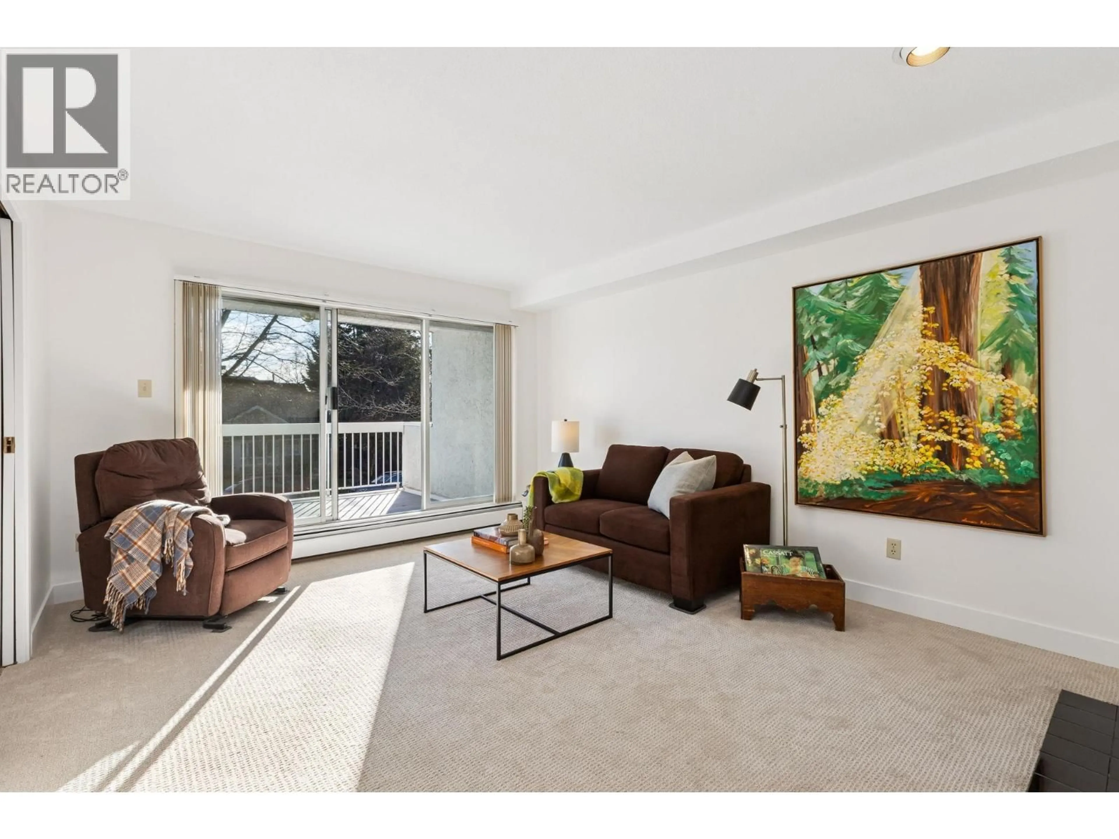 Living room with furniture, unknown for 232 11TH STREET, North Vancouver British Columbia V7L2G7