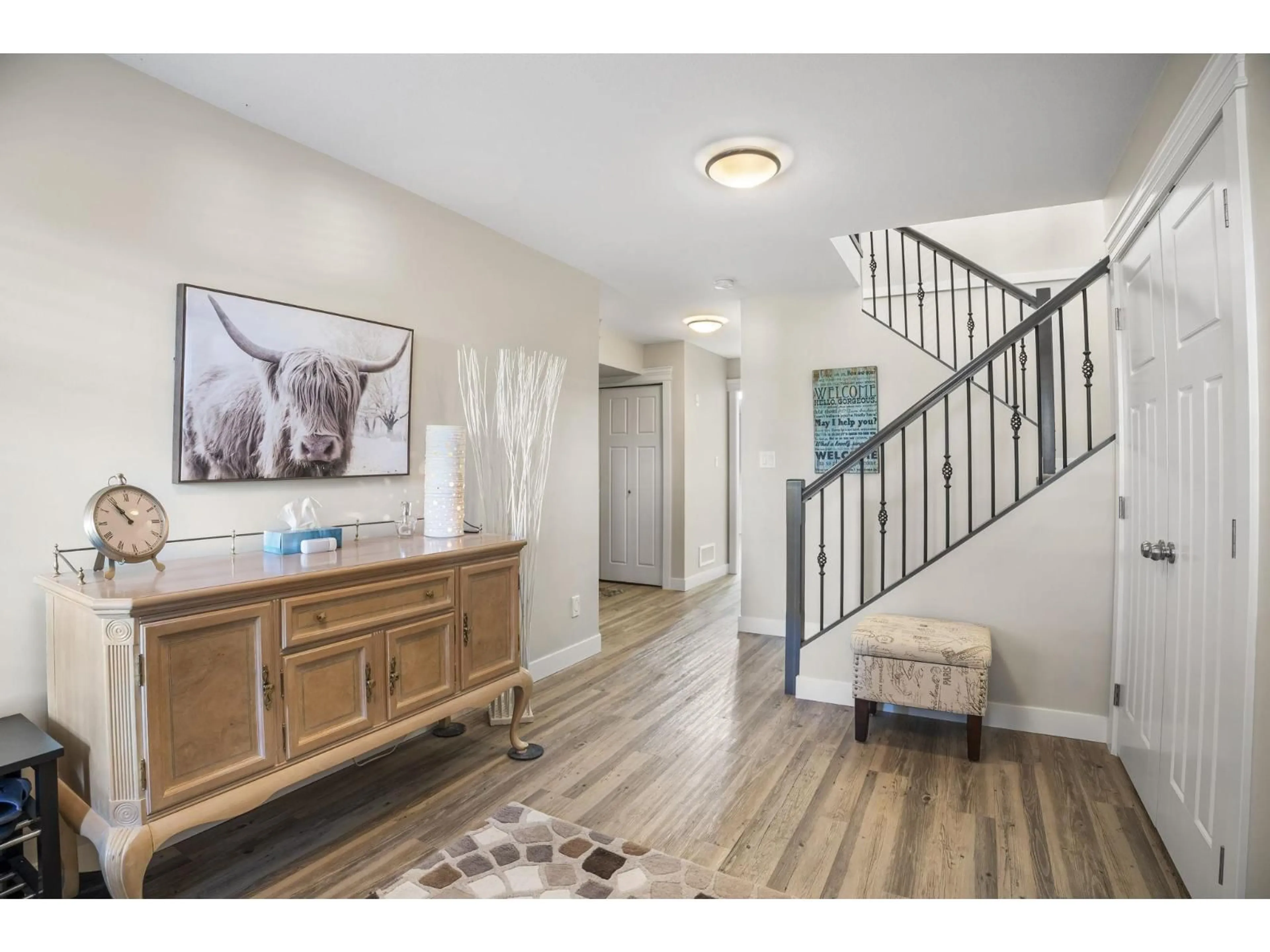 Indoor entryway for 46674 UPLANDS ROAD, Chilliwack British Columbia V2R4W2