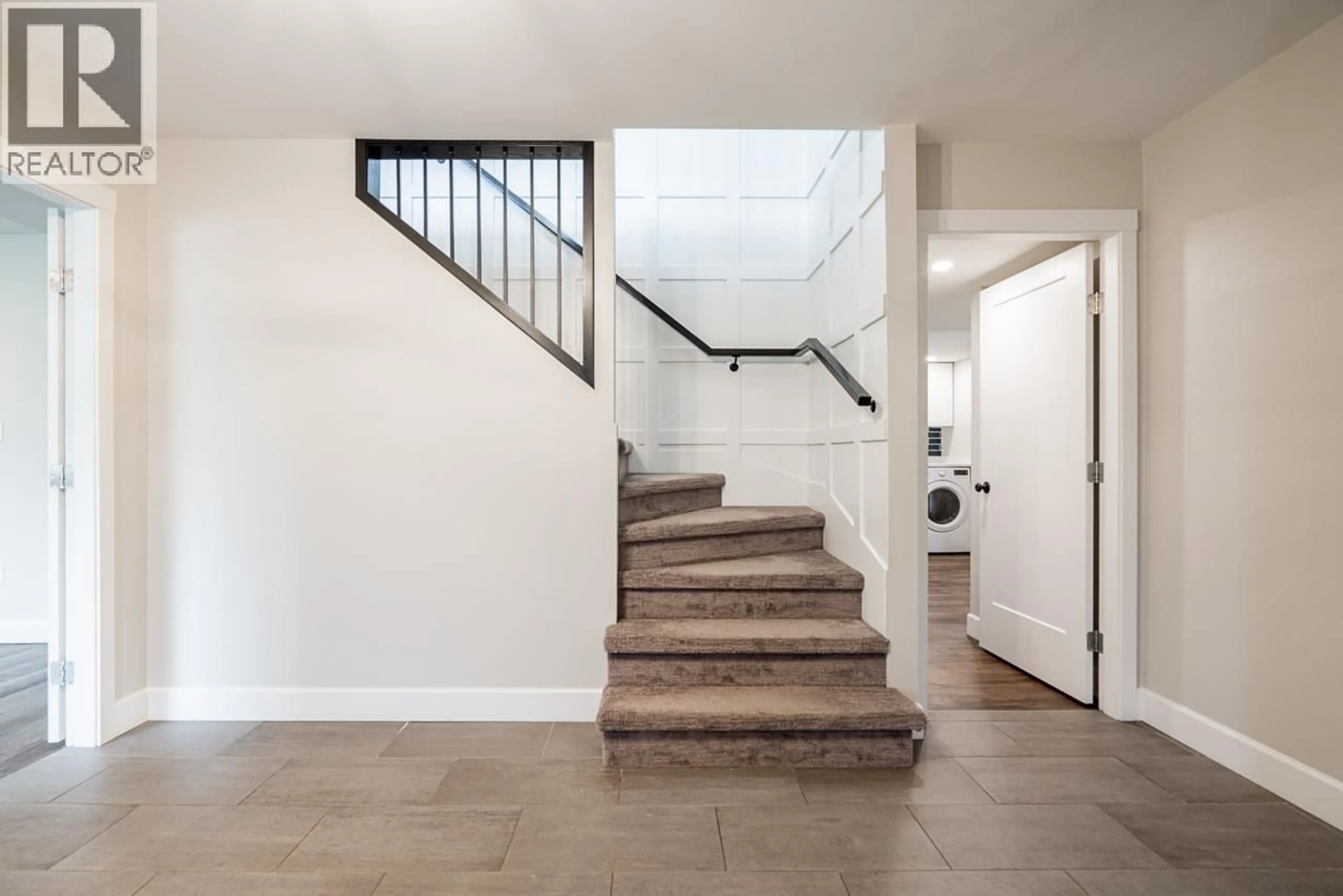 Stairs for 11556 197A STREET, Pitt Meadows British Columbia V3Y1P2