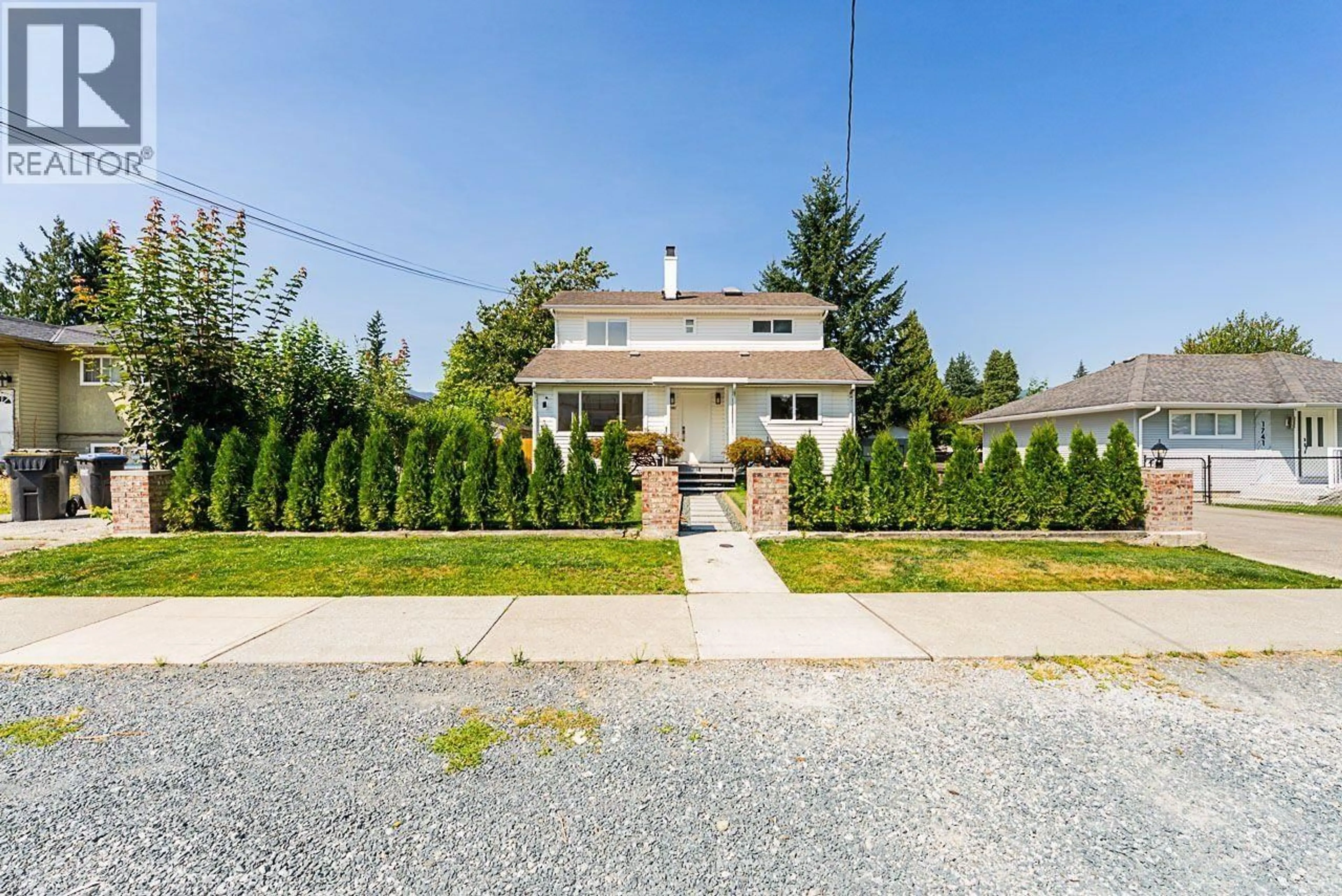 A pic from outside/outdoor area/front of a property/back of a property/a pic from drone, street for 1747 SALISBURY AVENUE, Port Coquitlam British Columbia V3B1X6