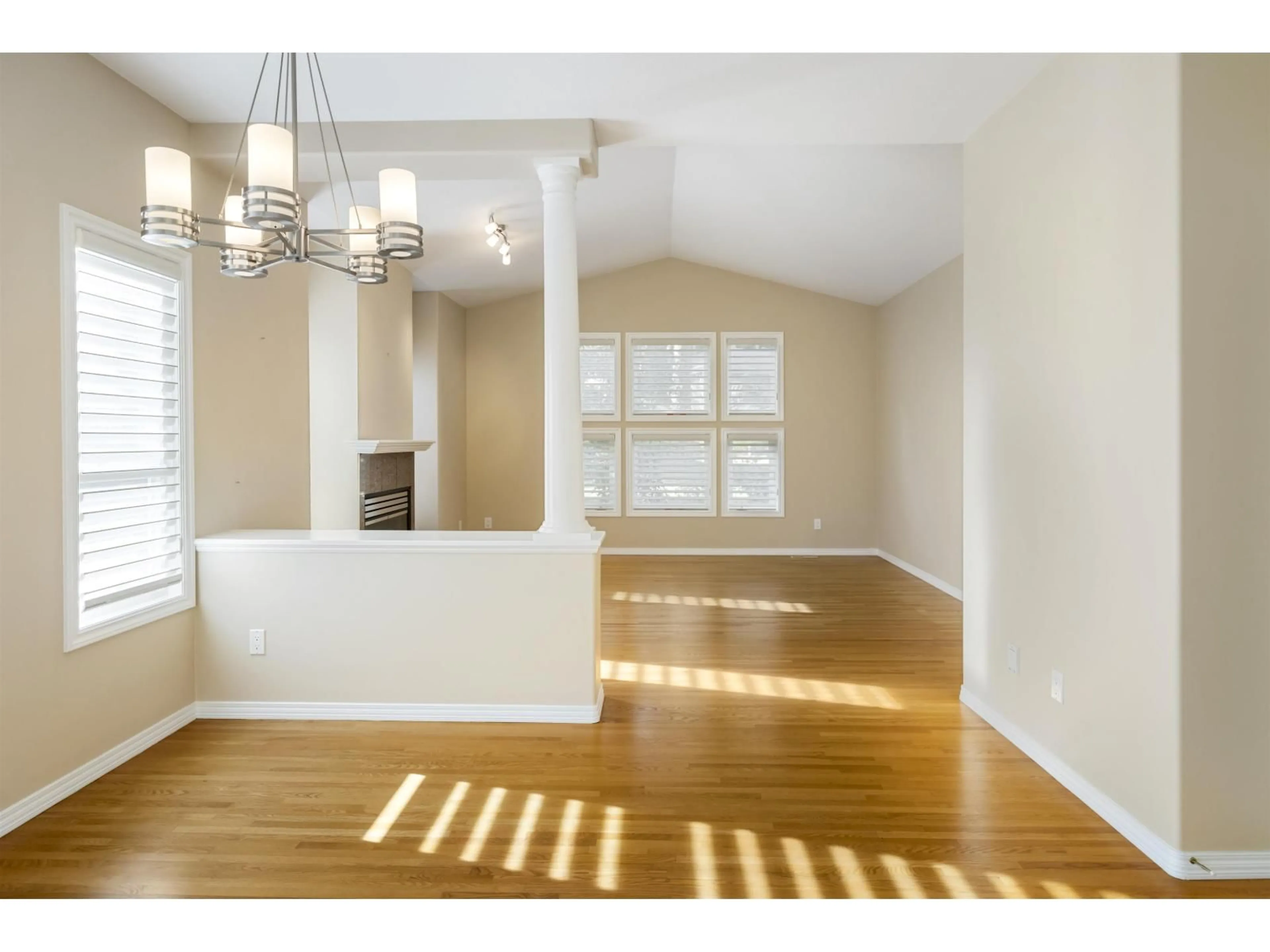 A pic of a room for 1 - 13911 16 AVENUE, Surrey British Columbia V4A1P8