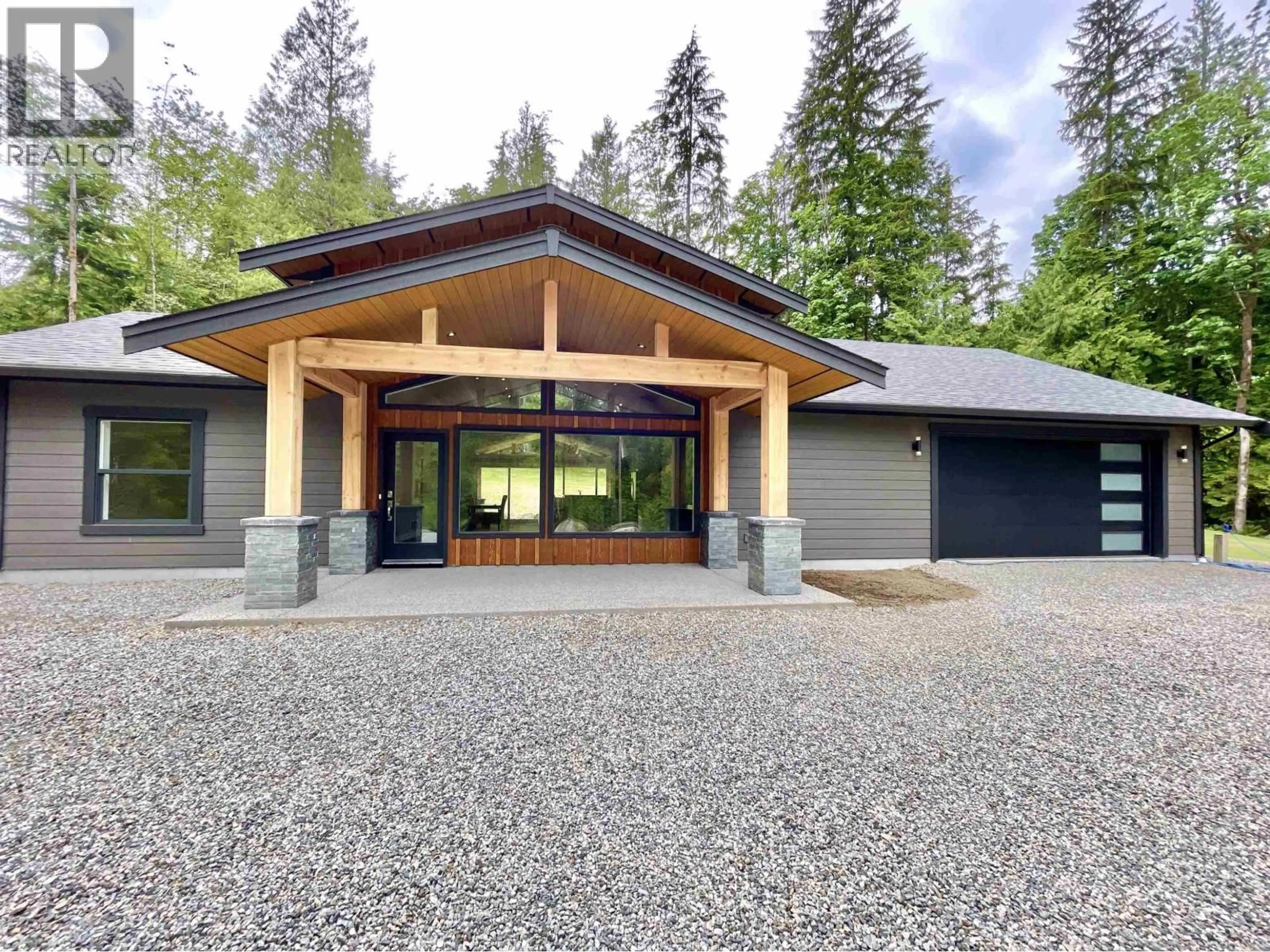 Home with vinyl exterior material, unknown for 2061 TWIN CREEKS ROAD, Langdale British Columbia V0N1V6