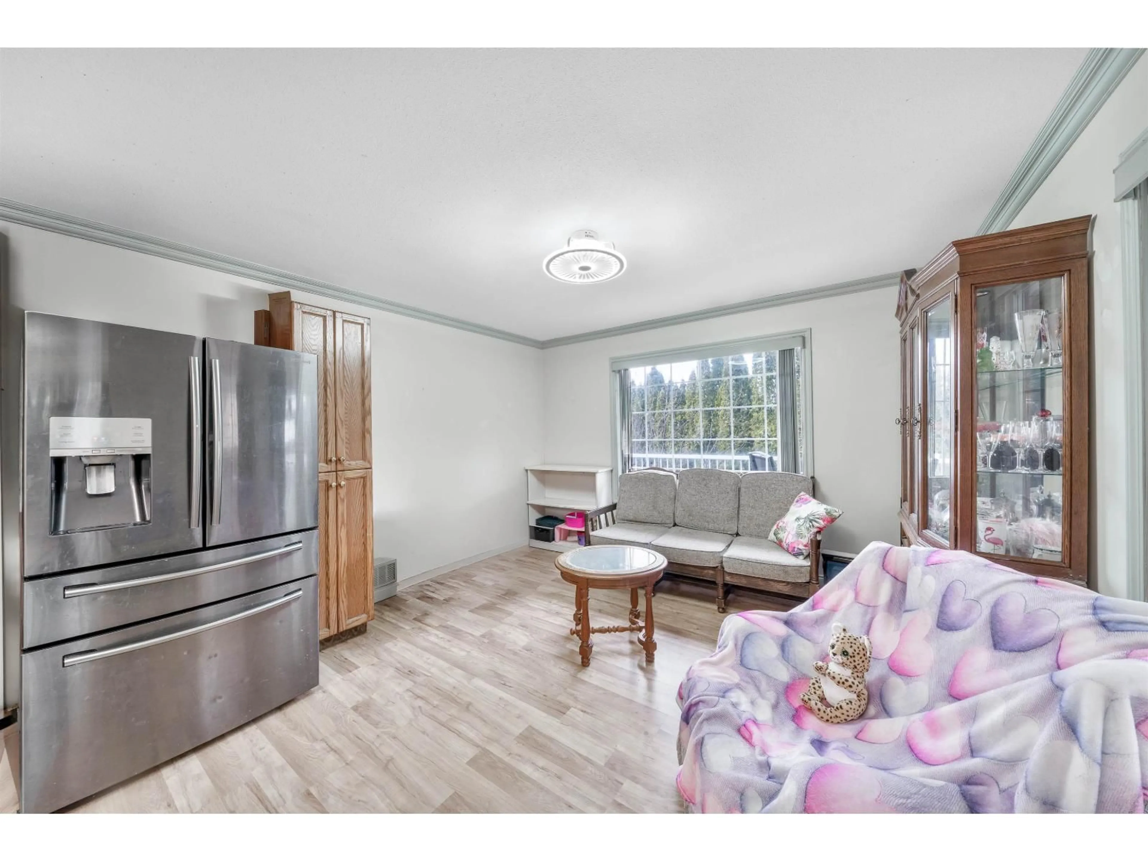 Living room with furniture, unknown for 3595 MCKINLEY DRIVE DRIVE, Abbotsford British Columbia V2S8M7