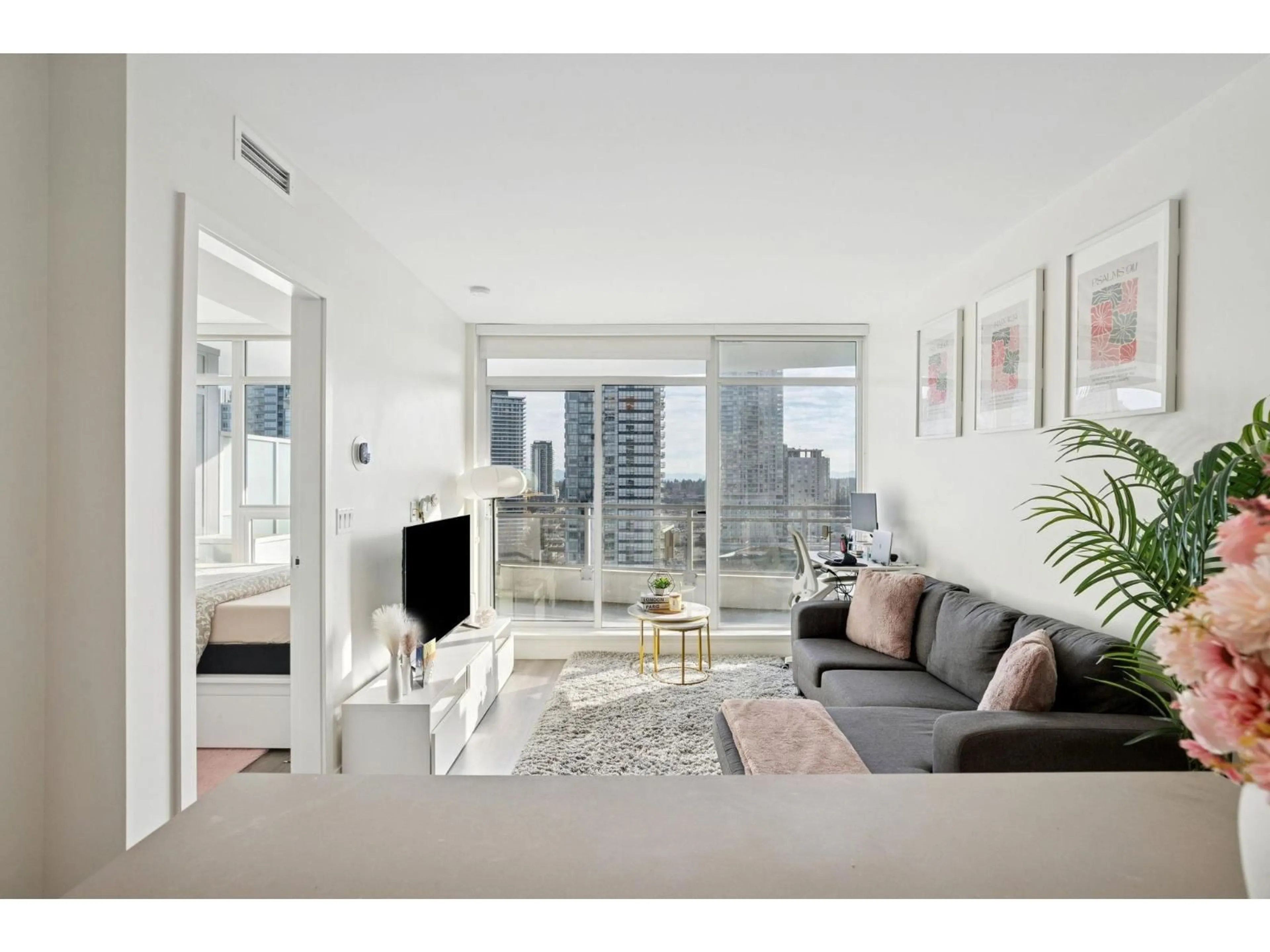 Living room with furniture, unknown for 1604 - 13318 104 STREET, Surrey British Columbia V3T0R2