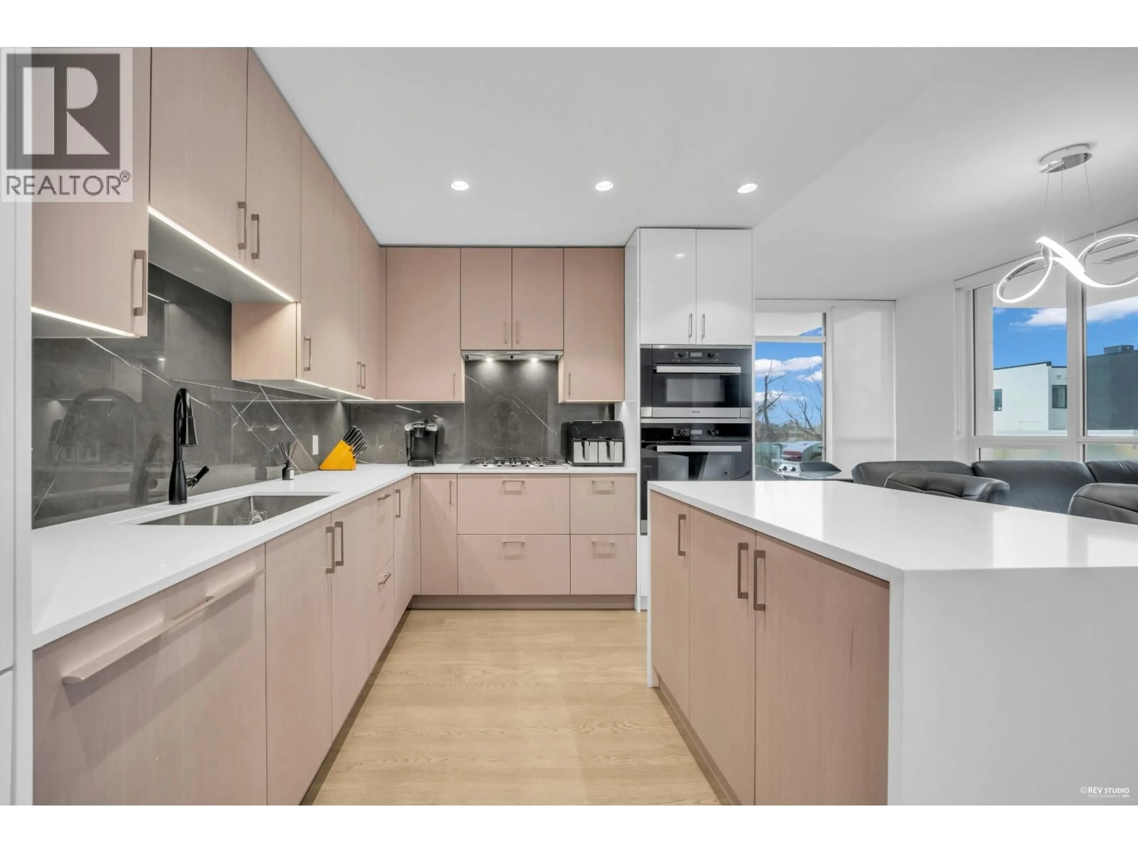 Unknown for 203 - 1632 LIONS GATE LANE, North Vancouver British Columbia V7P0E2