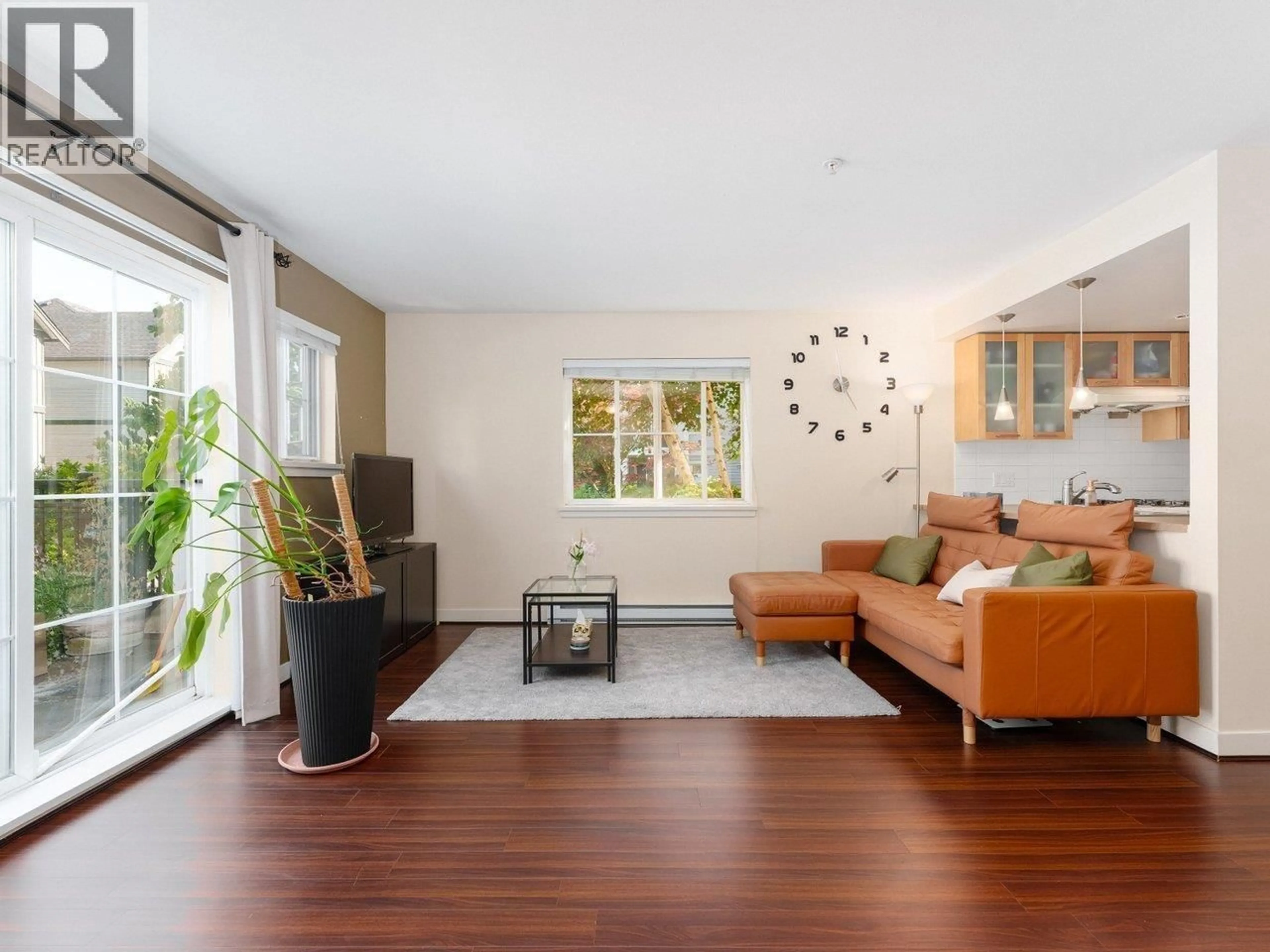 Living room with furniture, wood/laminate floor for 77 - 9339 ALBERTA ROAD, Richmond British Columbia V6Y4E3