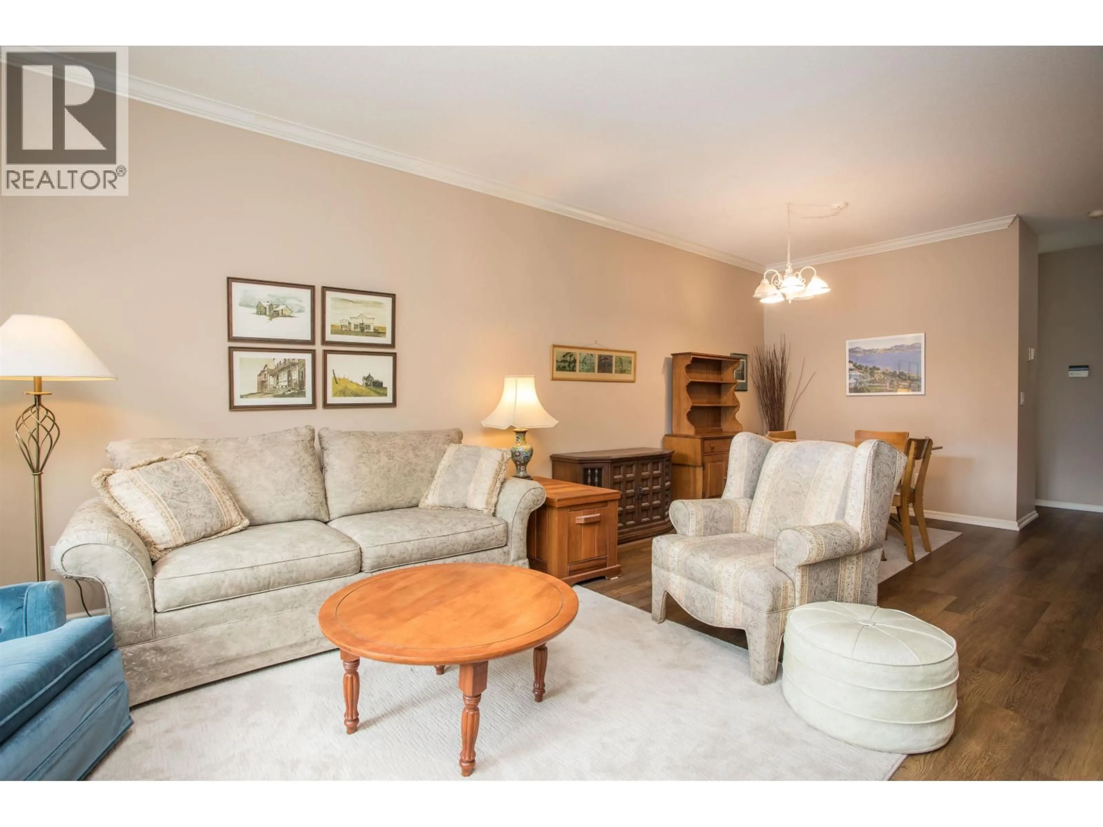 Living room with furniture, wood/laminate floor for 26 - 5820 DOVER CRESCENT, Richmond British Columbia V7C5P3