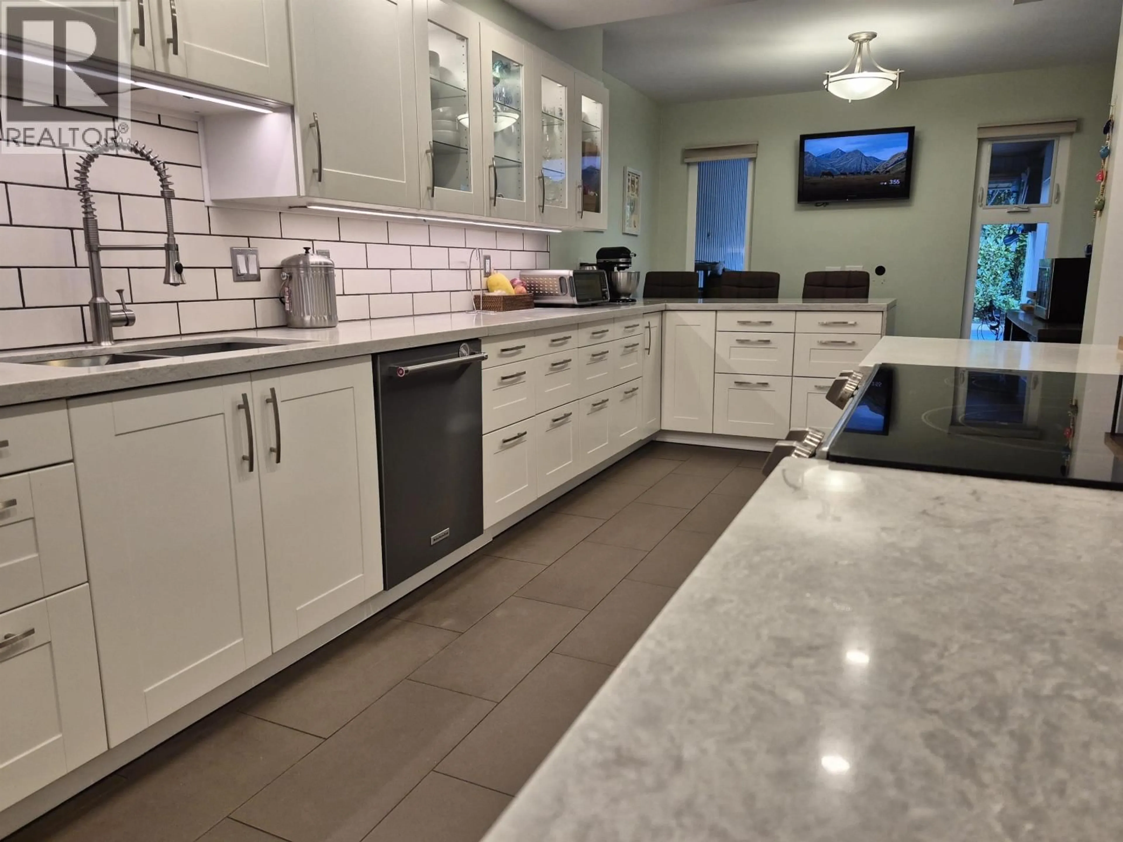 Unknown for 3 - 5600 LADNER TRUNK ROAD, Delta British Columbia V4K1X4