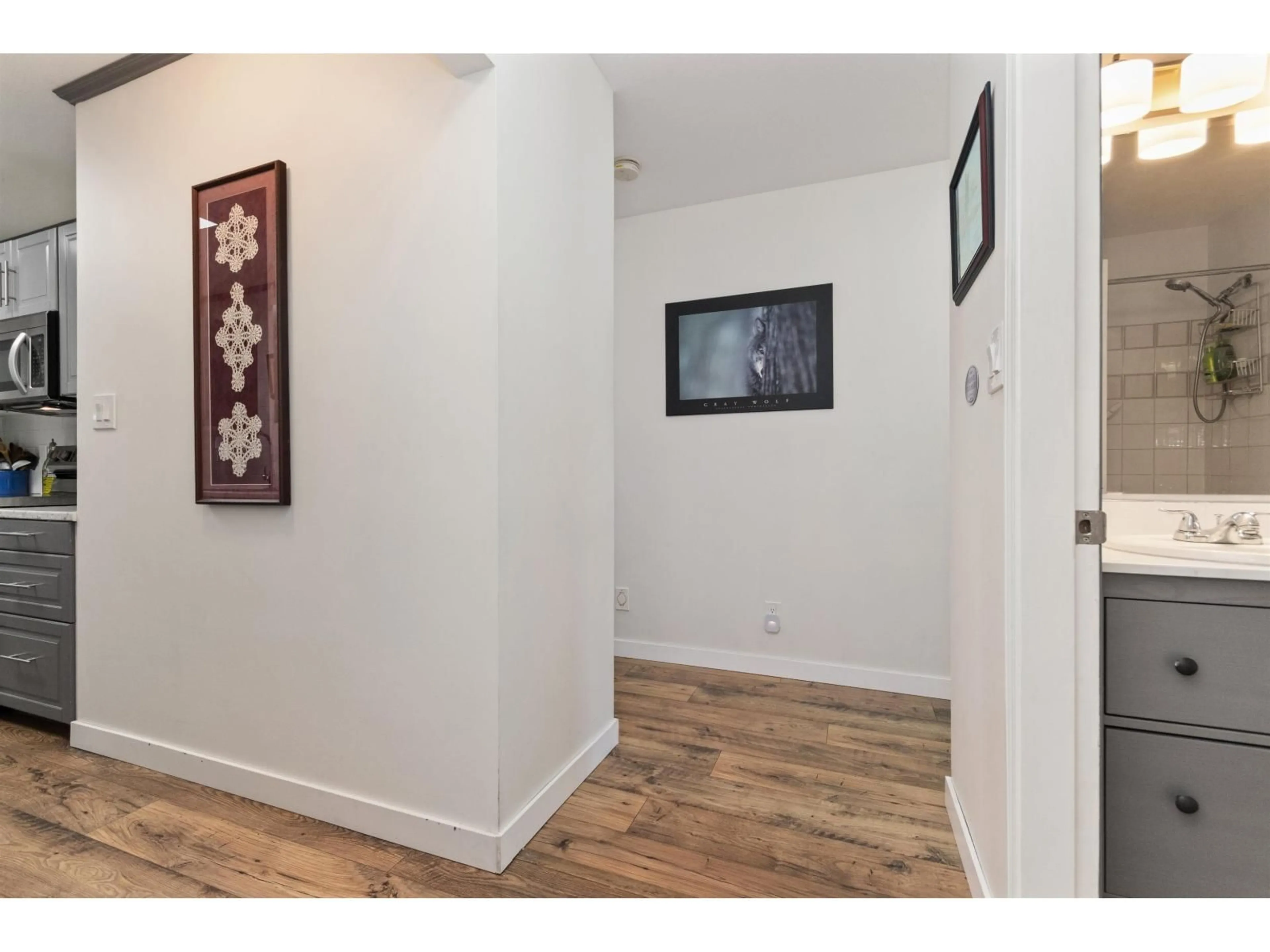 Indoor entryway for 403 - 46033 CHILLIWACK CENTRAL ROAD, Chilliwack British Columbia V2P1J5