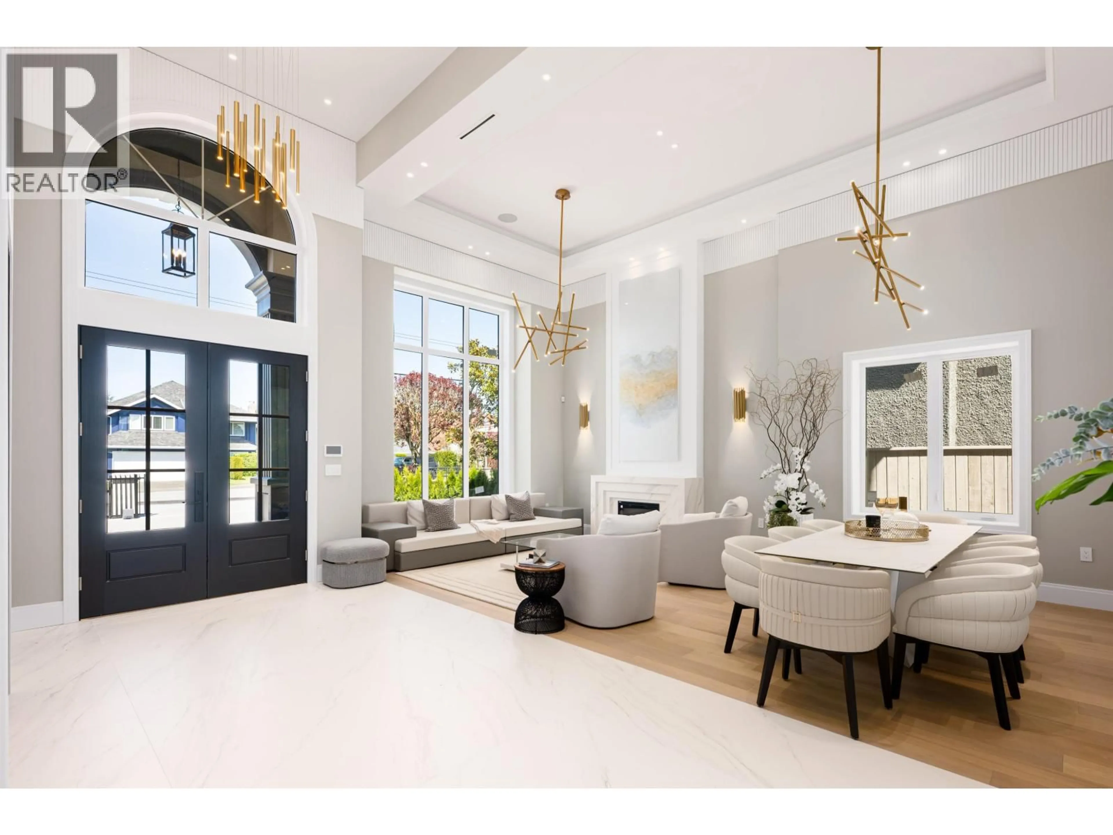 Indoor foyer for 6120 MAPLE ROAD, Richmond British Columbia V7E1G5