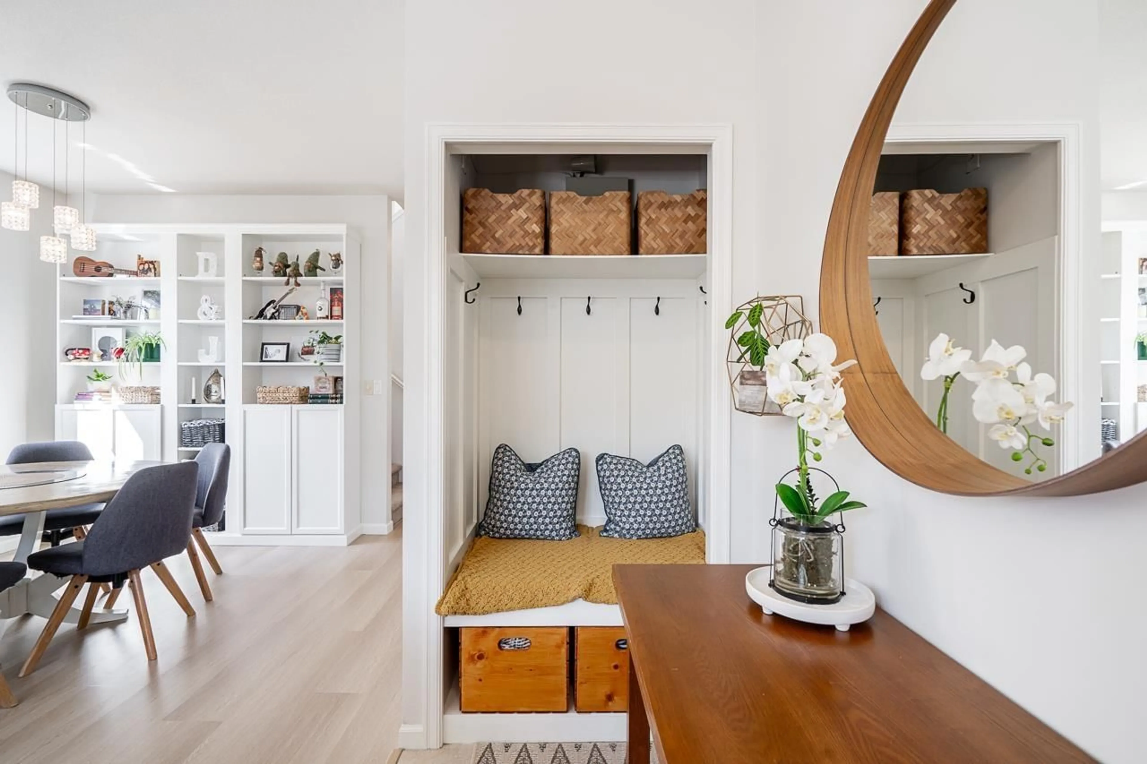 Indoor entryway for 11 - 6177 169 STREET, Surrey British Columbia V3S9E8