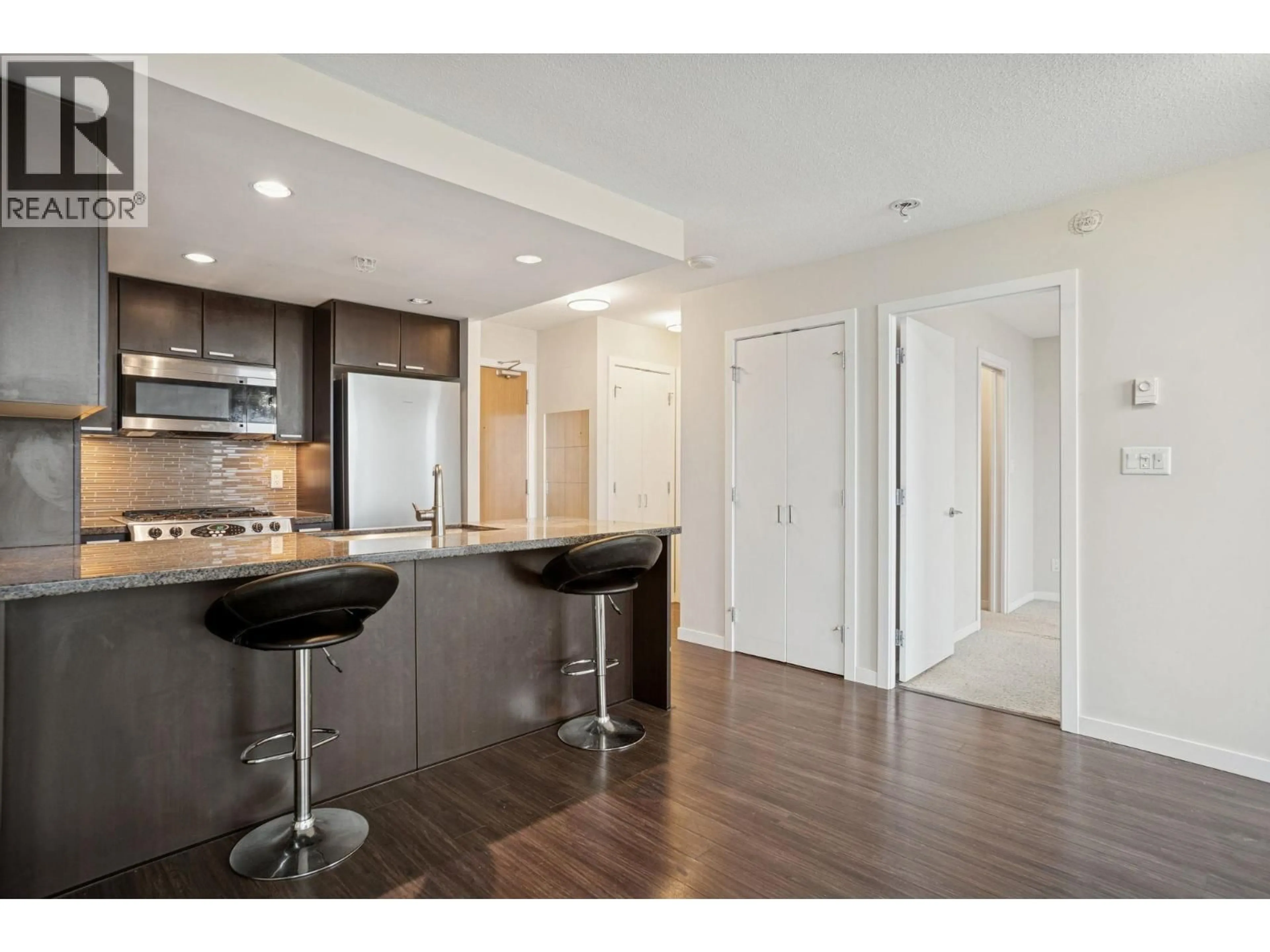 Open concept kitchen, unknown for 2102 - 2232 DOUGLAS ROAD, Burnaby British Columbia V5C0G9