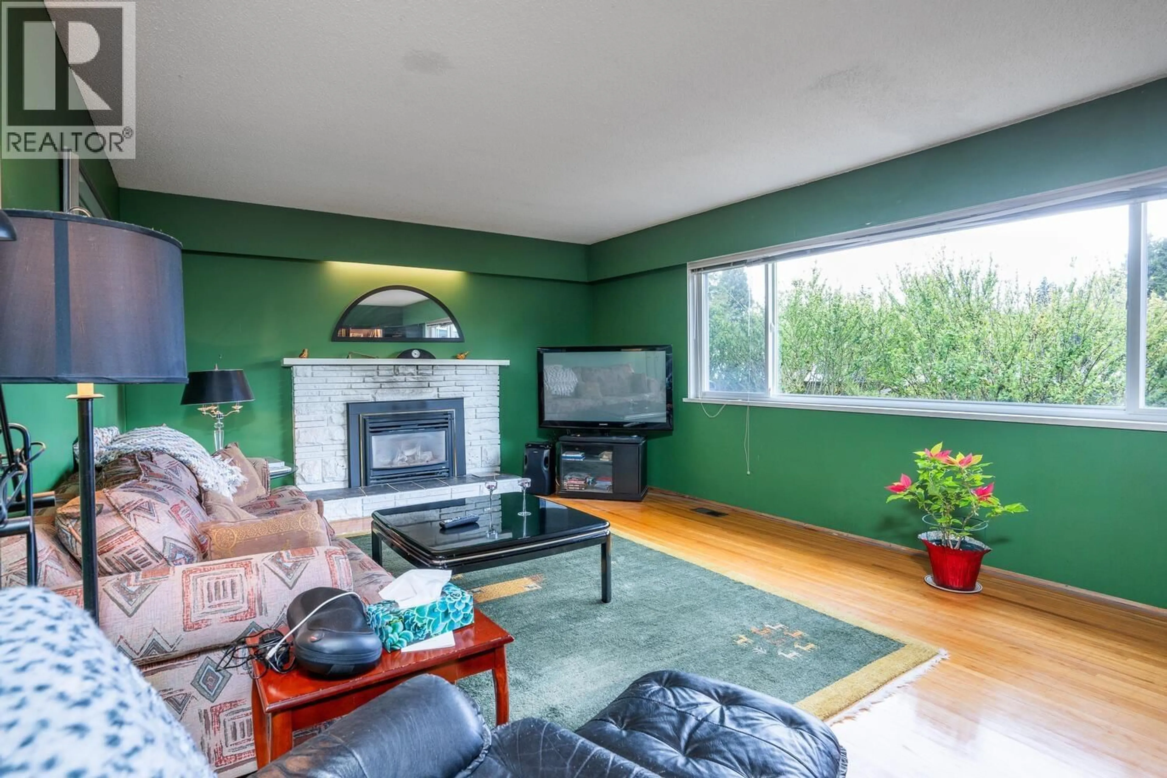 Living room with furniture, unknown for 5086 12 AVENUE, Delta British Columbia V4M2A8