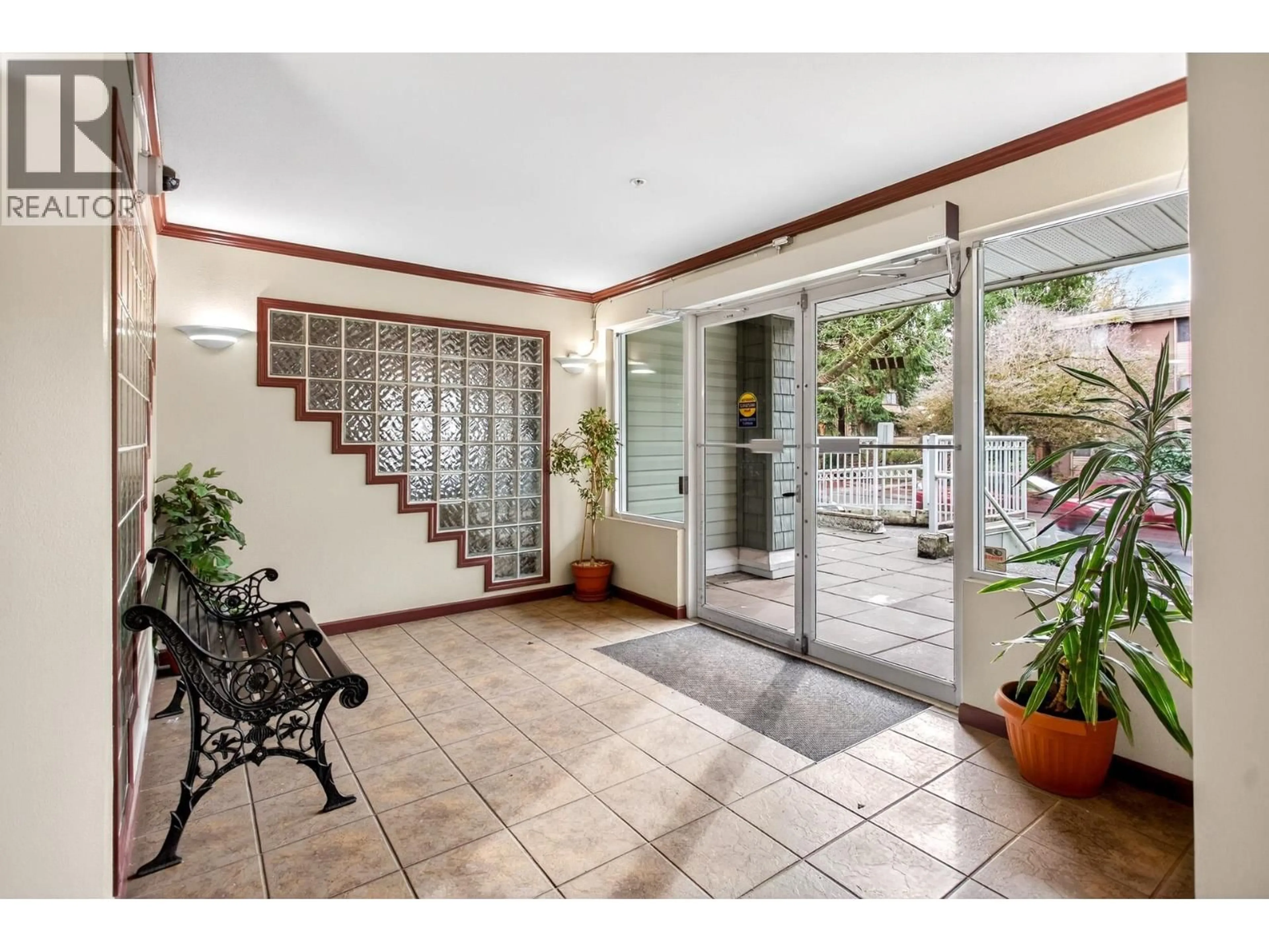 Indoor foyer for 205 - 2439 WILSON AVENUE, Port Coquitlam British Columbia V3C6H6
