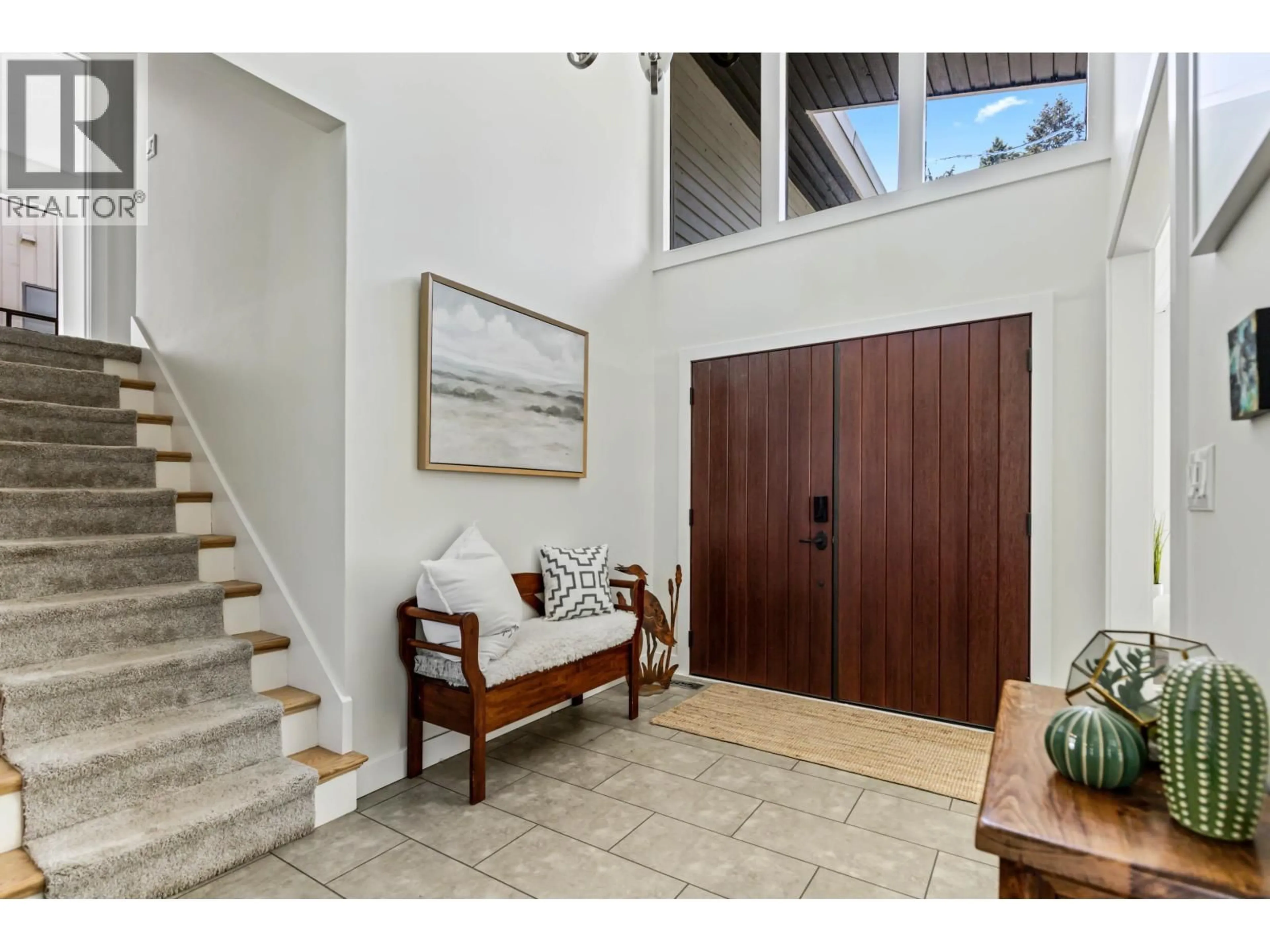 Indoor entryway for 12478 CARLTON STREET, Maple Ridge British Columbia V4R2L3