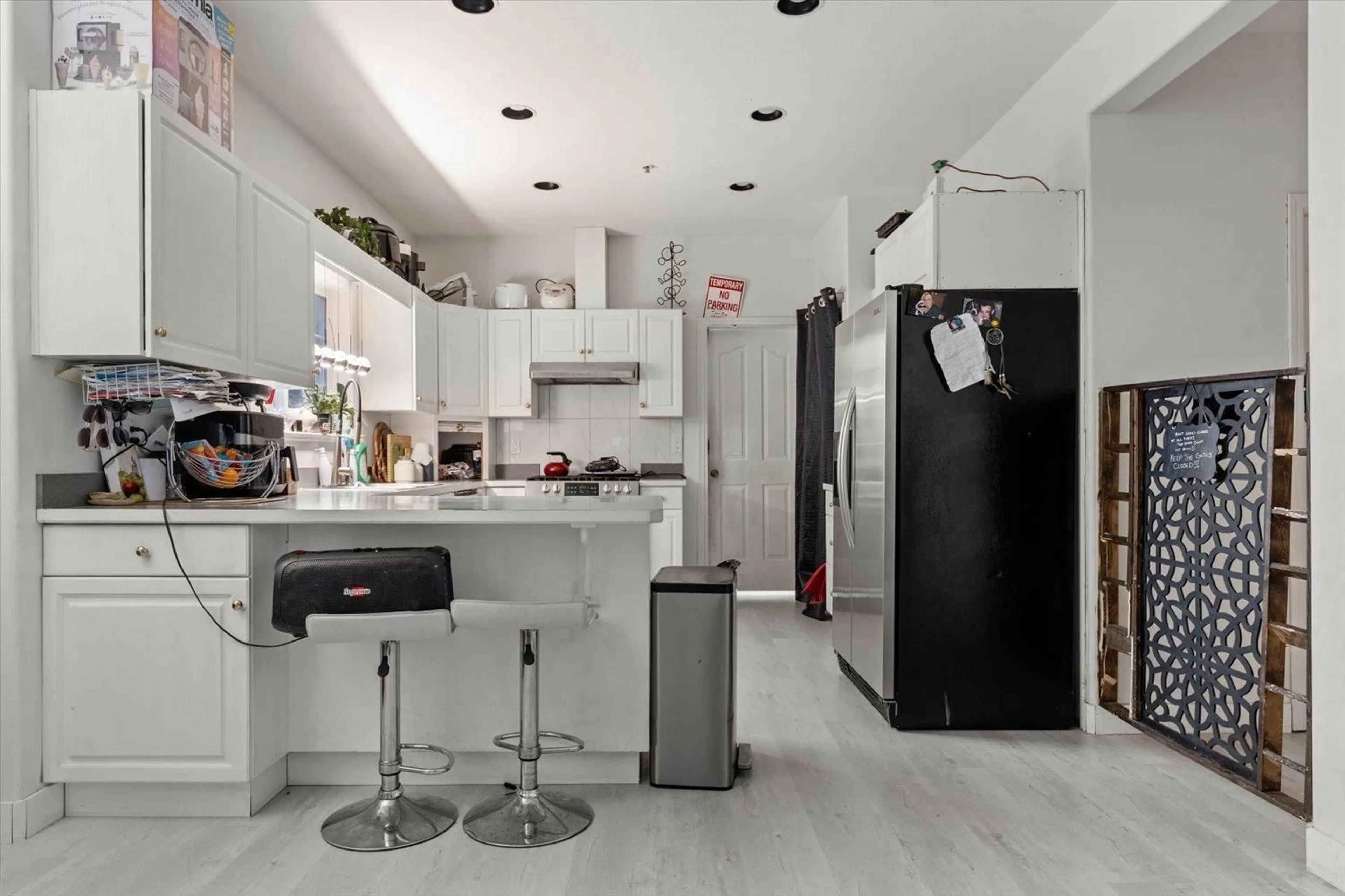 Contemporary kitchen, unknown for 48009 ELK VIEW ROAD, Ryder Lake British Columbia V4Z1E1