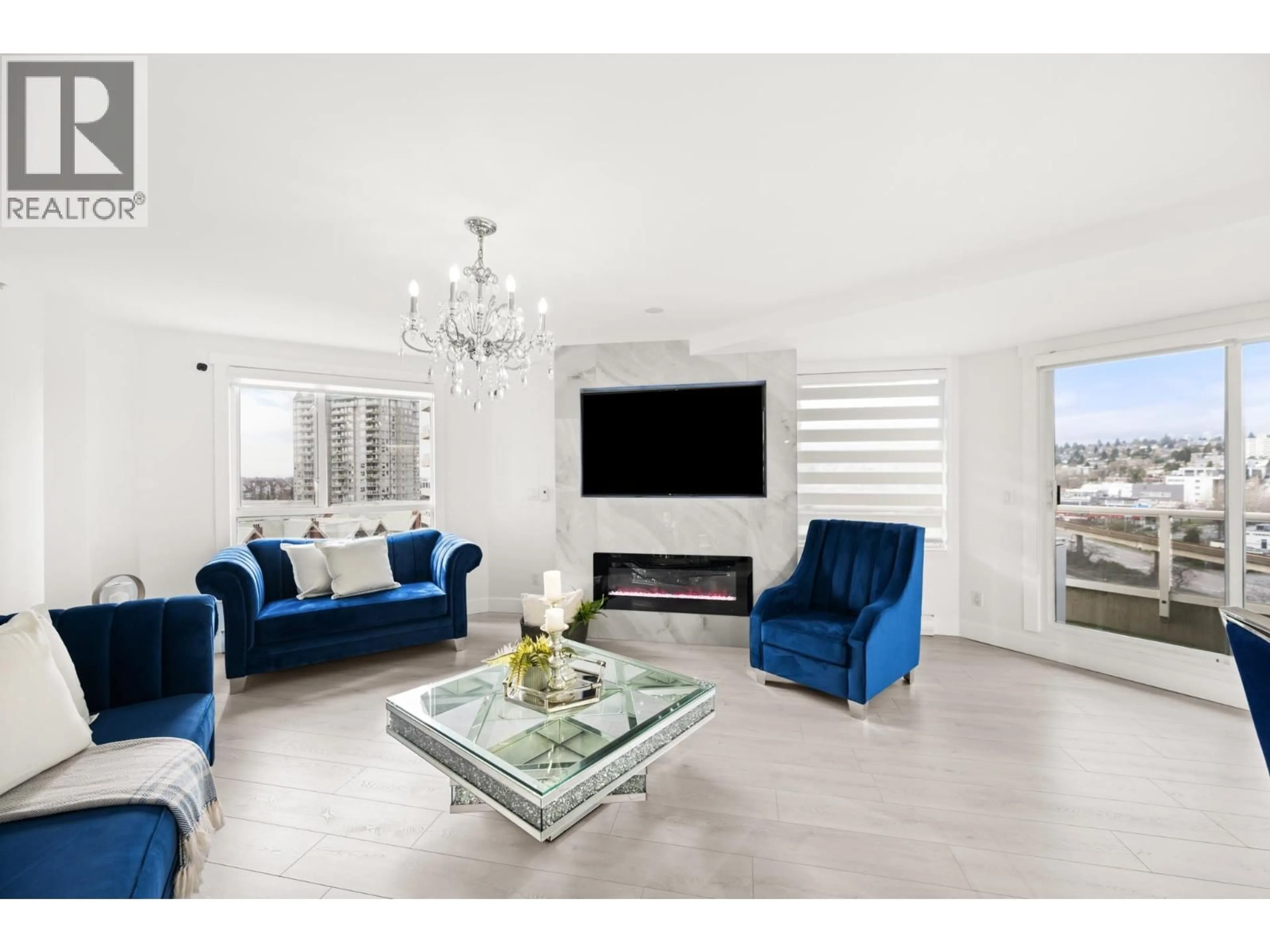 Living room with furniture, unknown for 905 - 1185 QUAYSIDE DRIVE, New Westminster British Columbia V3M6T8