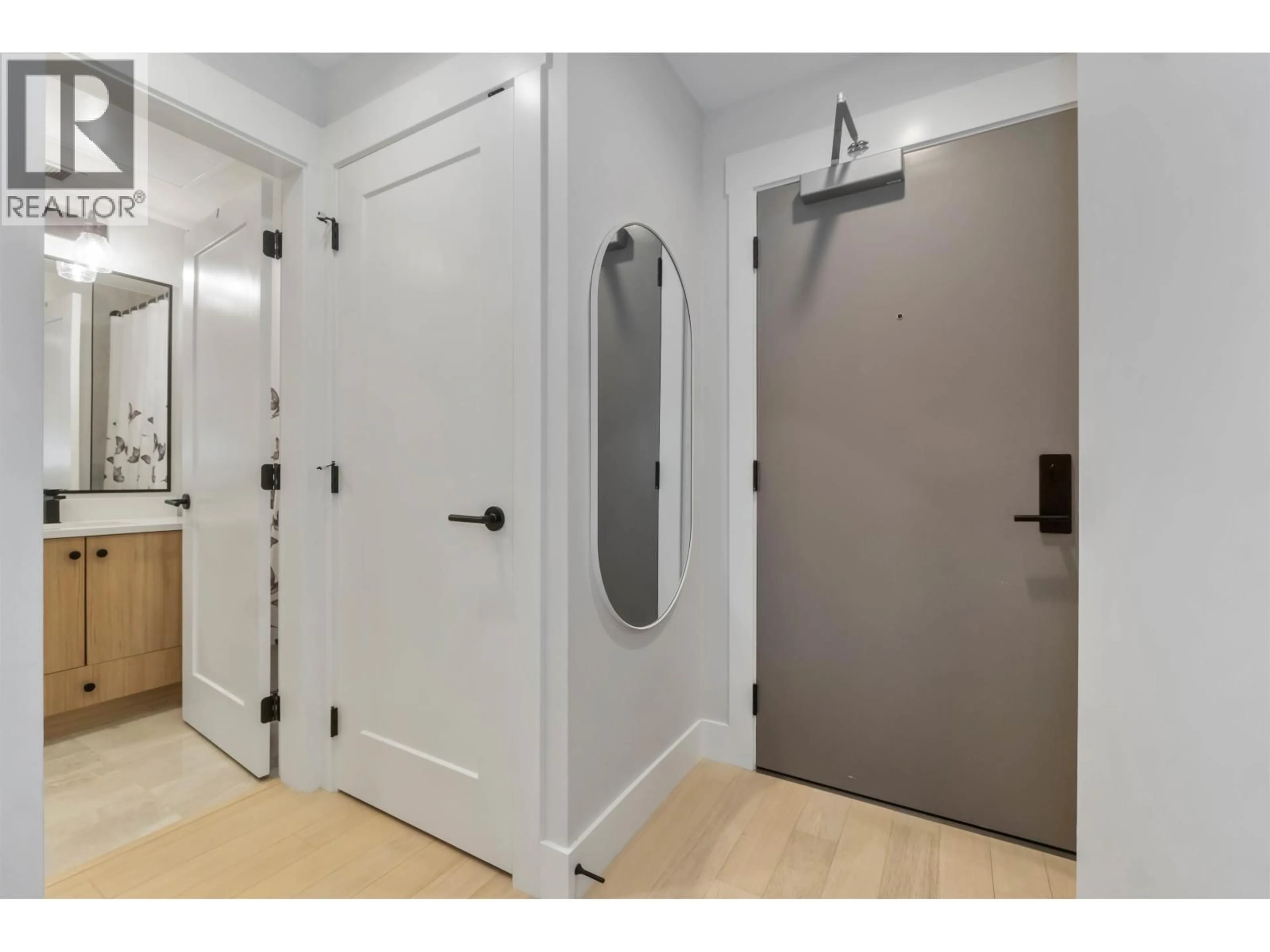 Indoor entryway for 201 - 22226 BROWN AVENUE, Maple Ridge British Columbia V2X4R2