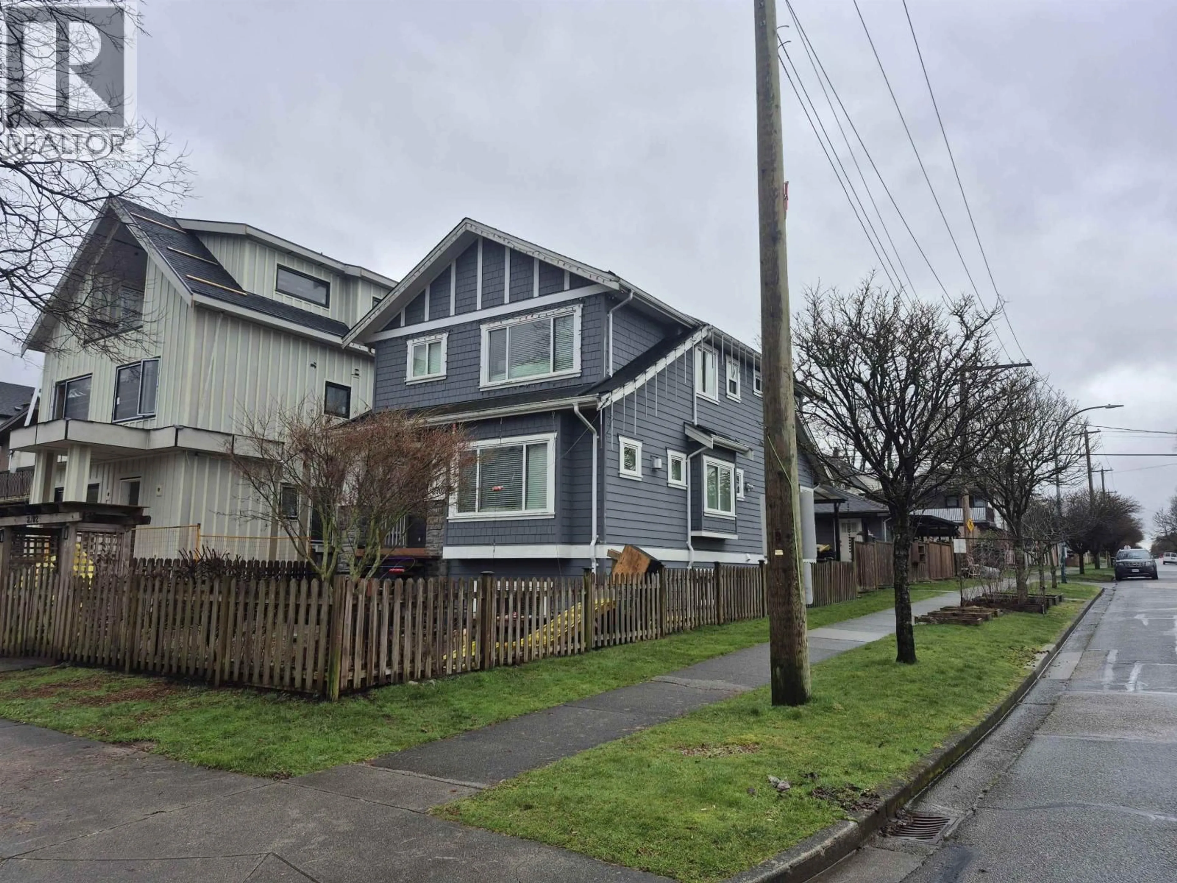 Unknown for 2702 KITCHENER STREET, Vancouver British Columbia V5K3E1