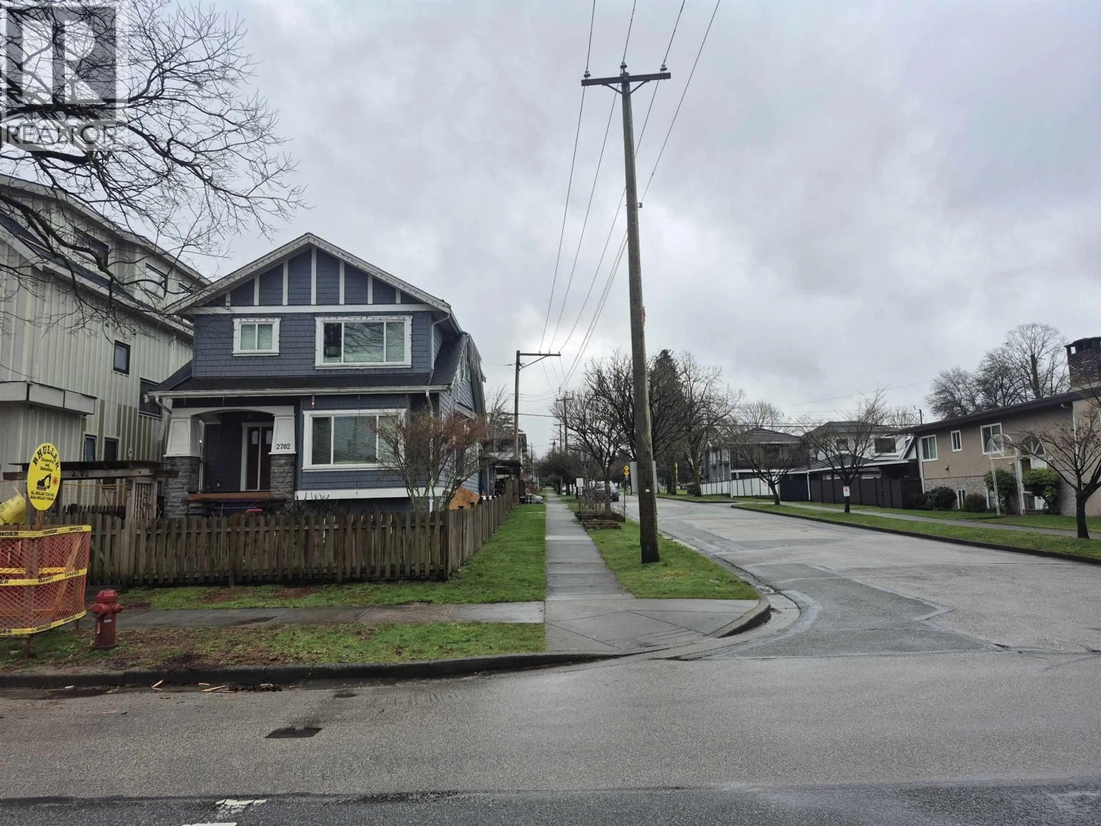 Unknown for 2702 KITCHENER STREET, Vancouver British Columbia V5K3E1