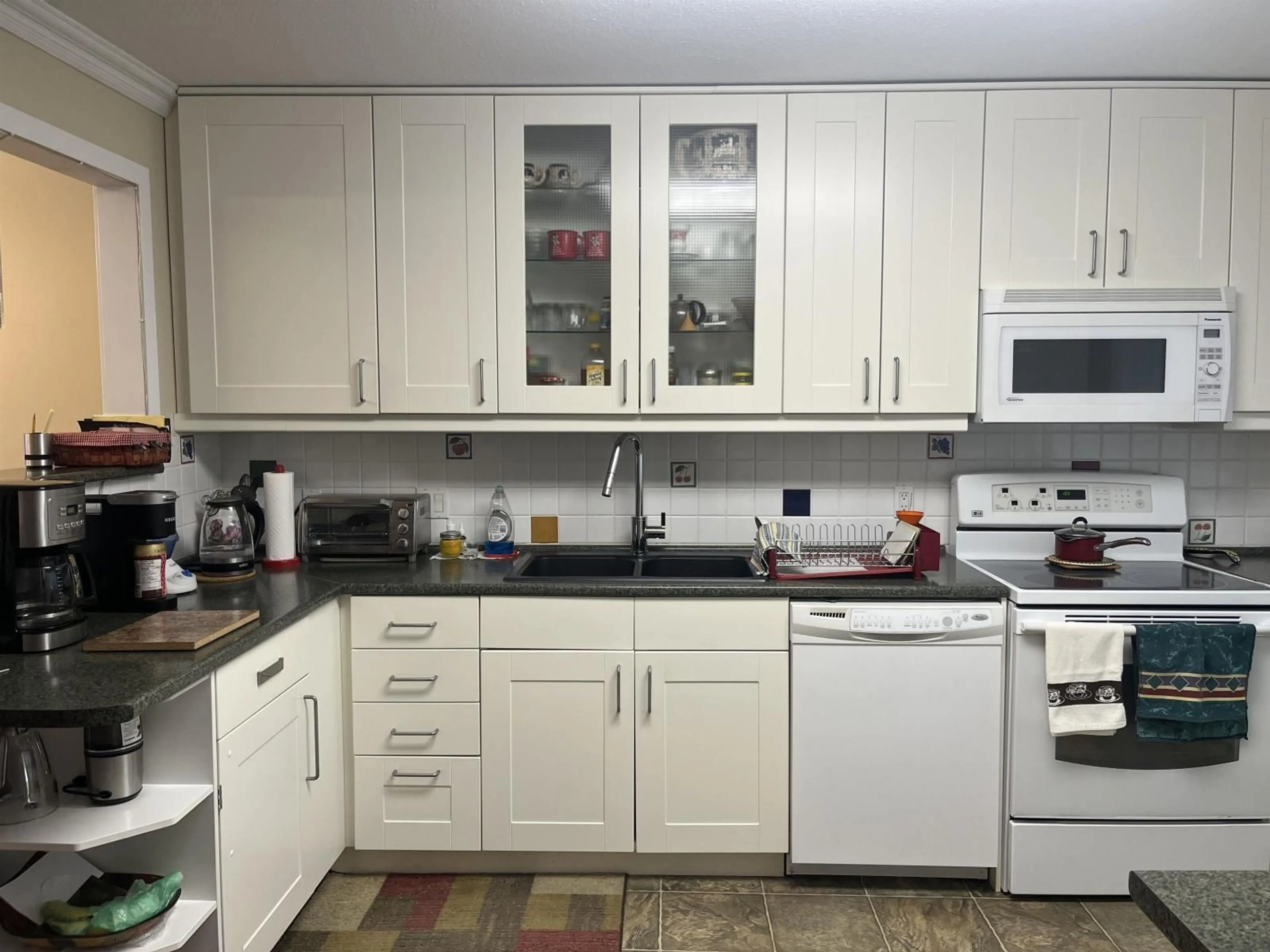 Standard kitchen, unknown for 130 - 7610 EVANS ROAD, Chilliwack British Columbia V2R8K6