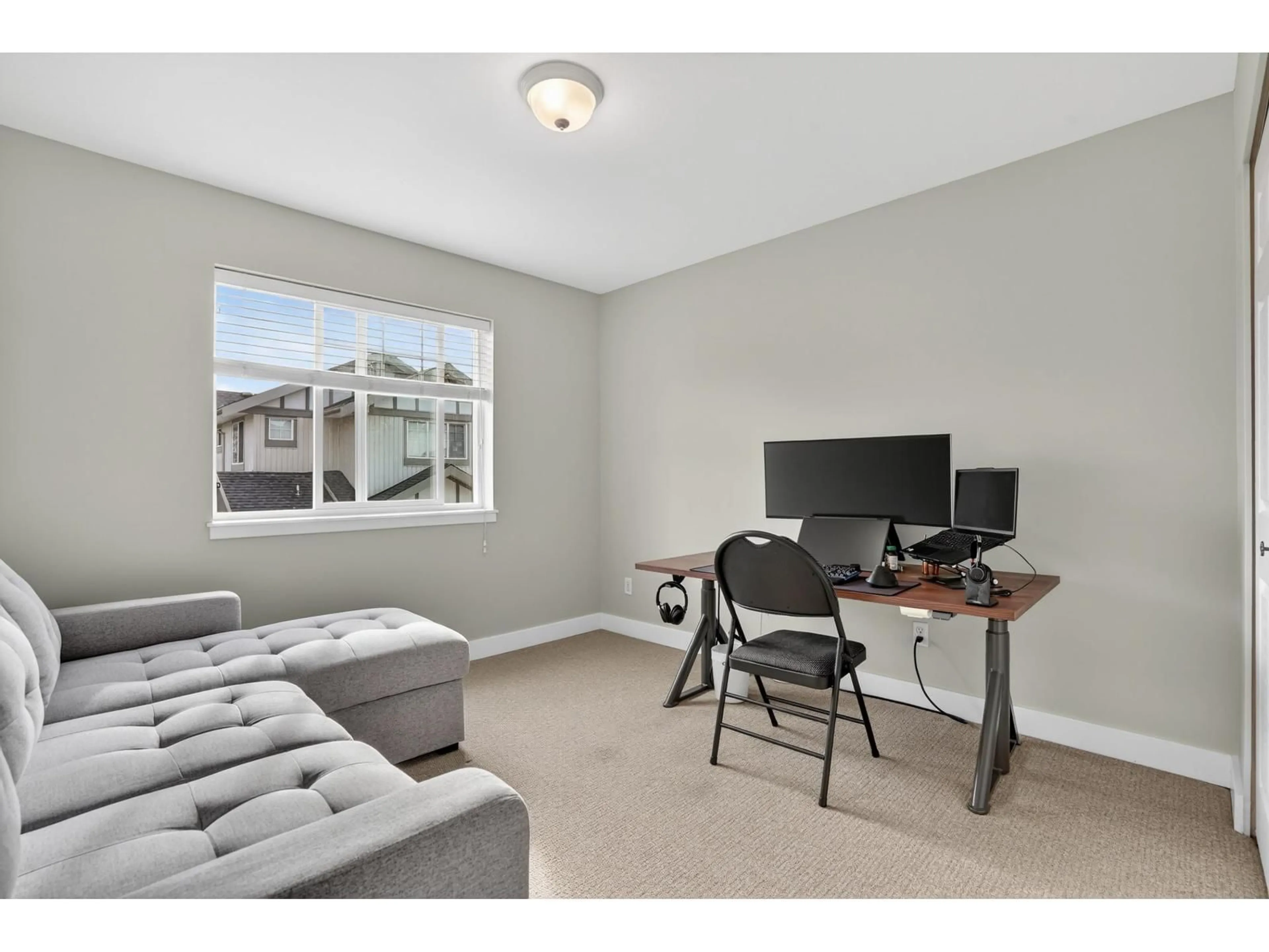 A pic of a room for 11 - 2733 PARKWAY DRIVE, Surrey British Columbia V4P3P7