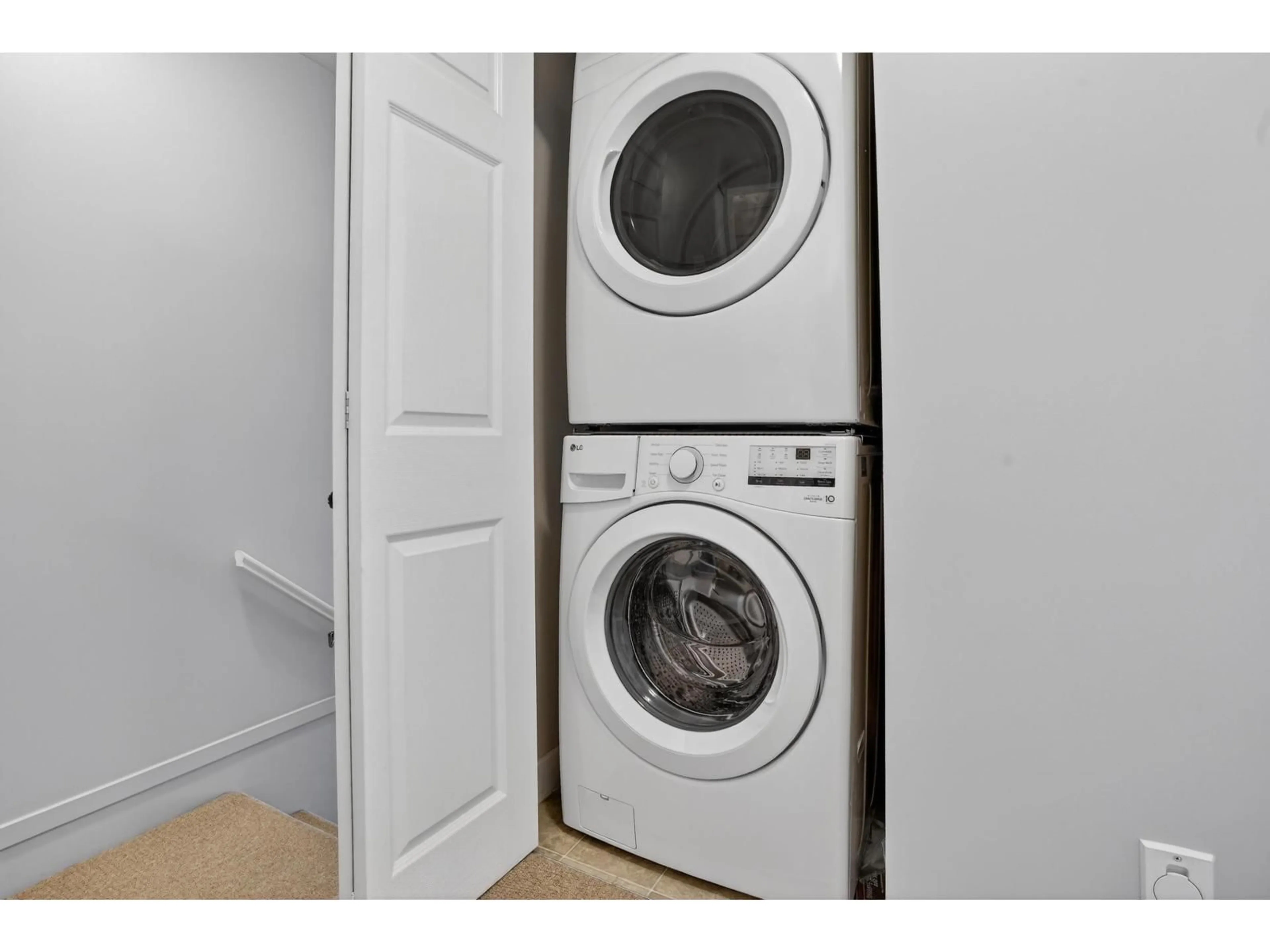Laundry room for 11 - 2733 PARKWAY DRIVE, Surrey British Columbia V4P3P7