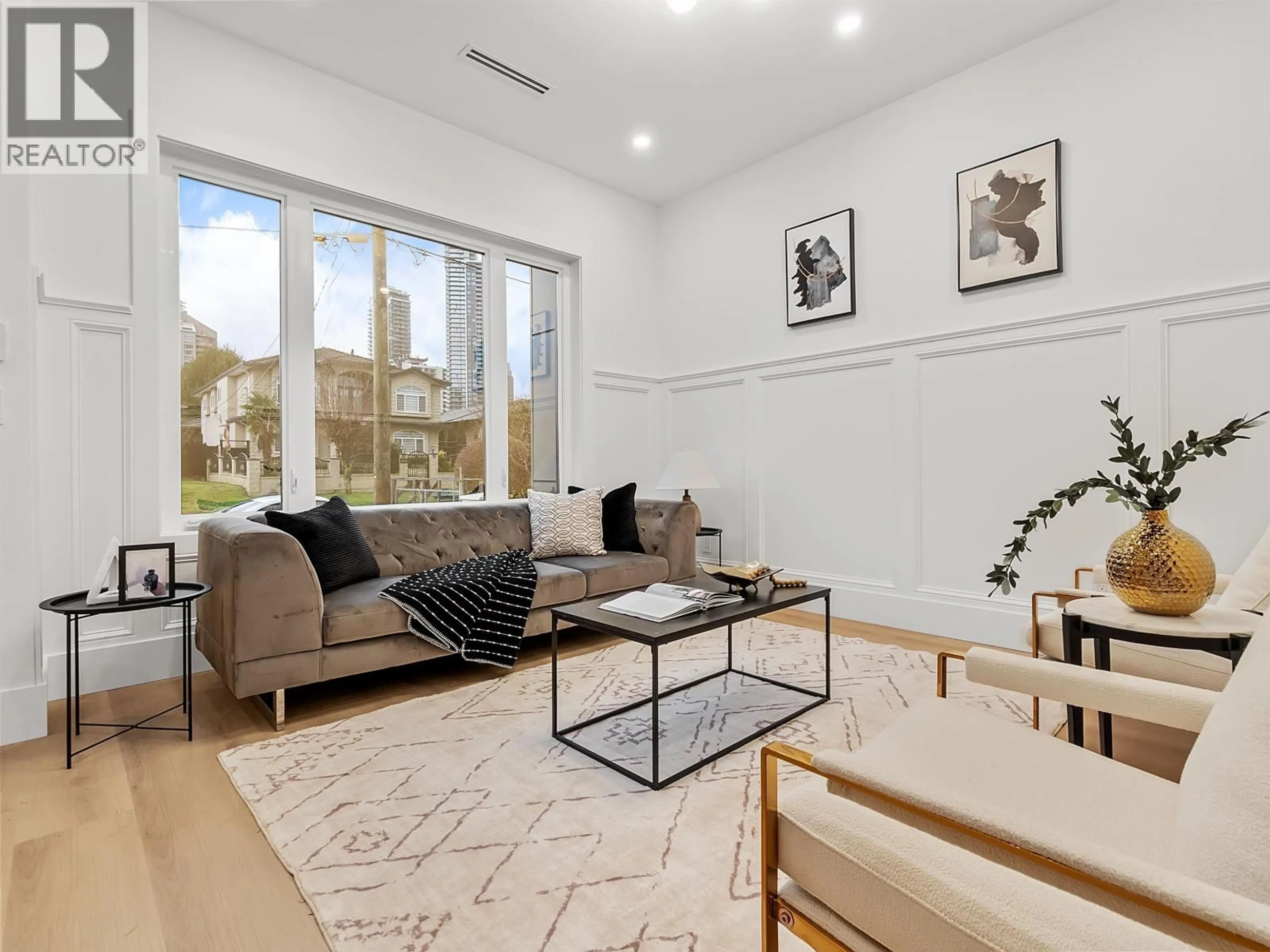 Living room with furniture, unknown for 1 - 4849 SHEPHERD STREET, Burnaby British Columbia V5H1L6