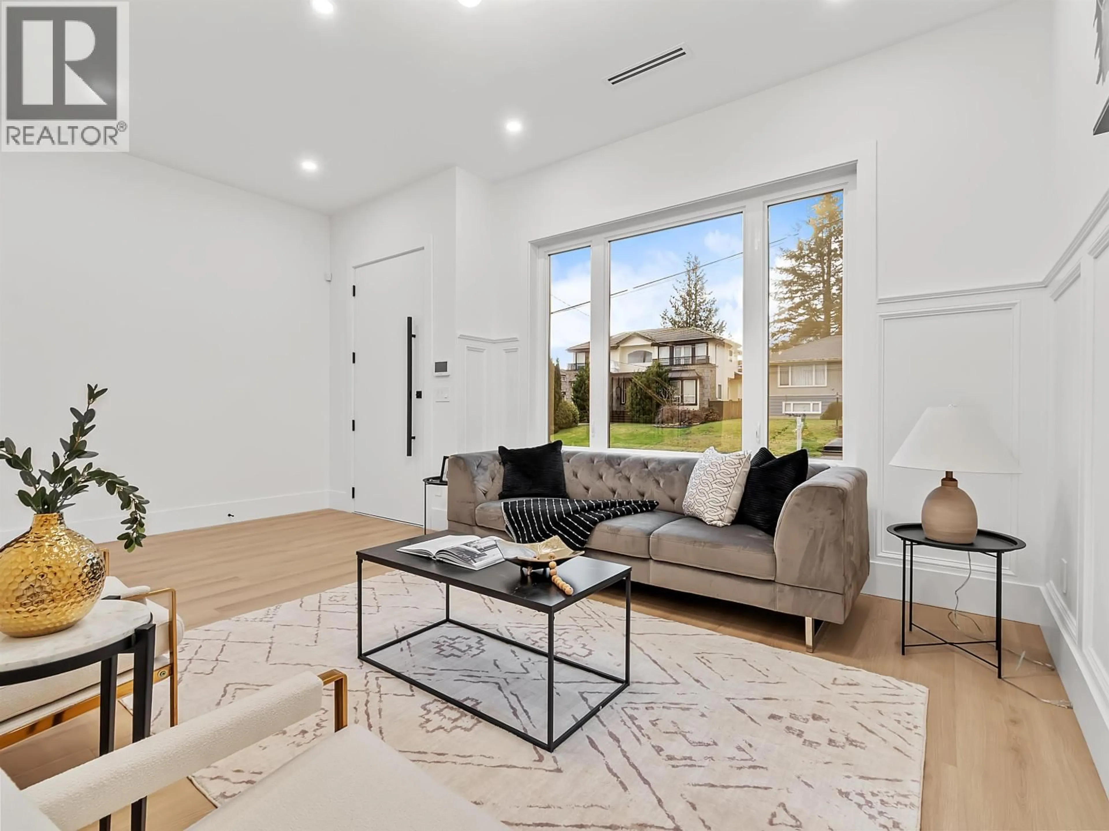 Living room with furniture, unknown for 1 - 4849 SHEPHERD STREET, Burnaby British Columbia V5H1L6