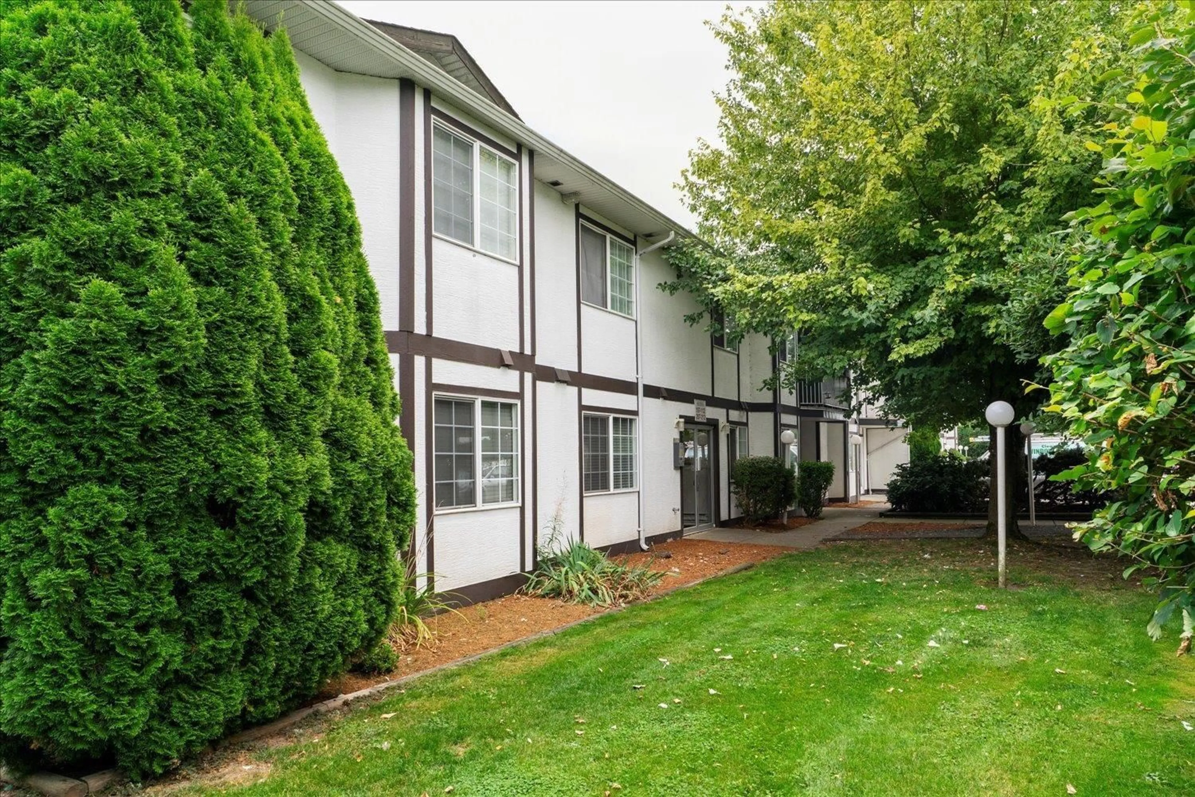 Patio, street for 207 - 45669 MCINTOSH DRIVE, Chilliwack British Columbia V2P6V4