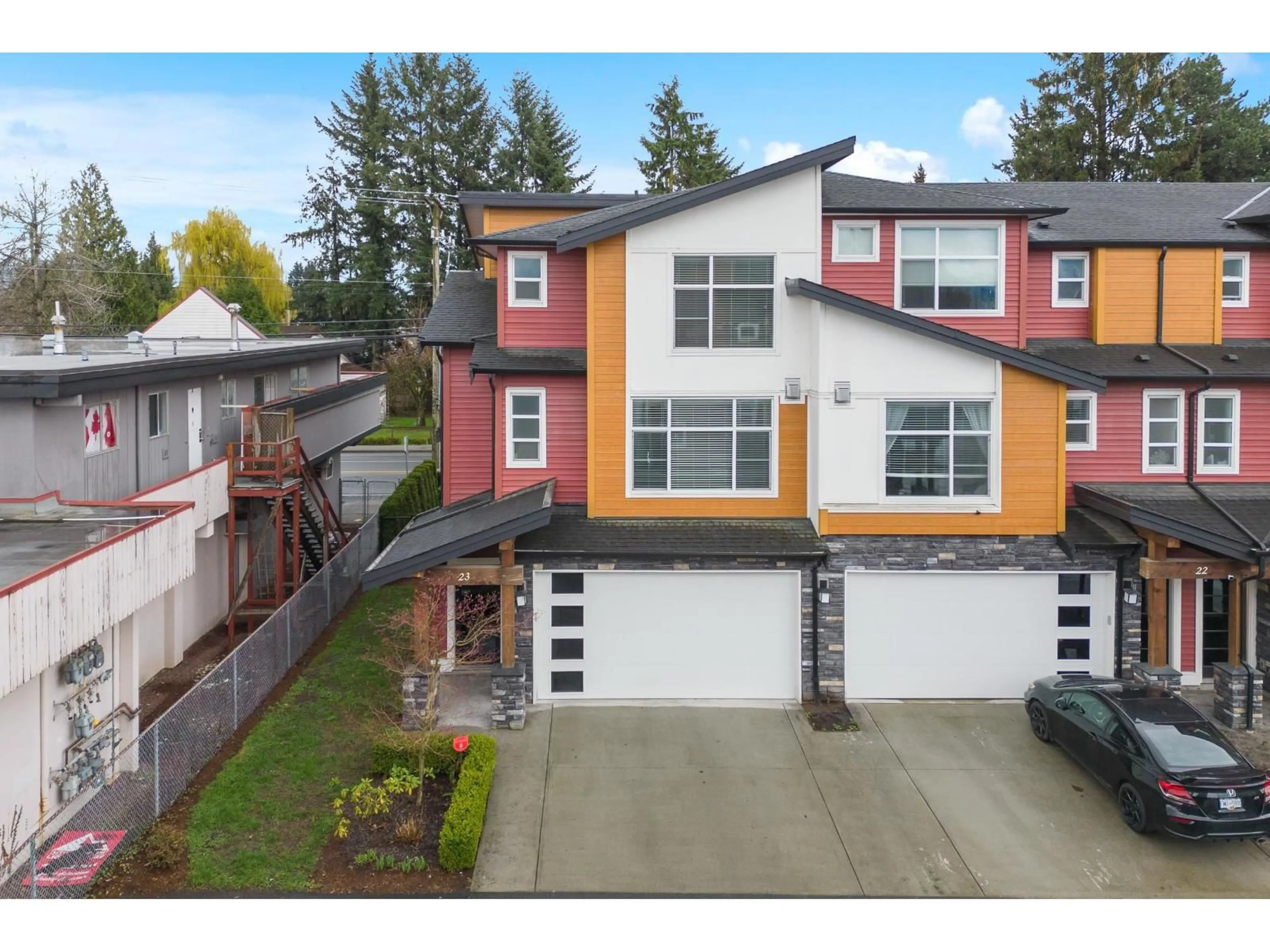 A pic from outside/outdoor area/front of a property/back of a property/a pic from drone, street for 23 - 46570 MACKEN AVENUE, Chilliwack British Columbia V2P0G2