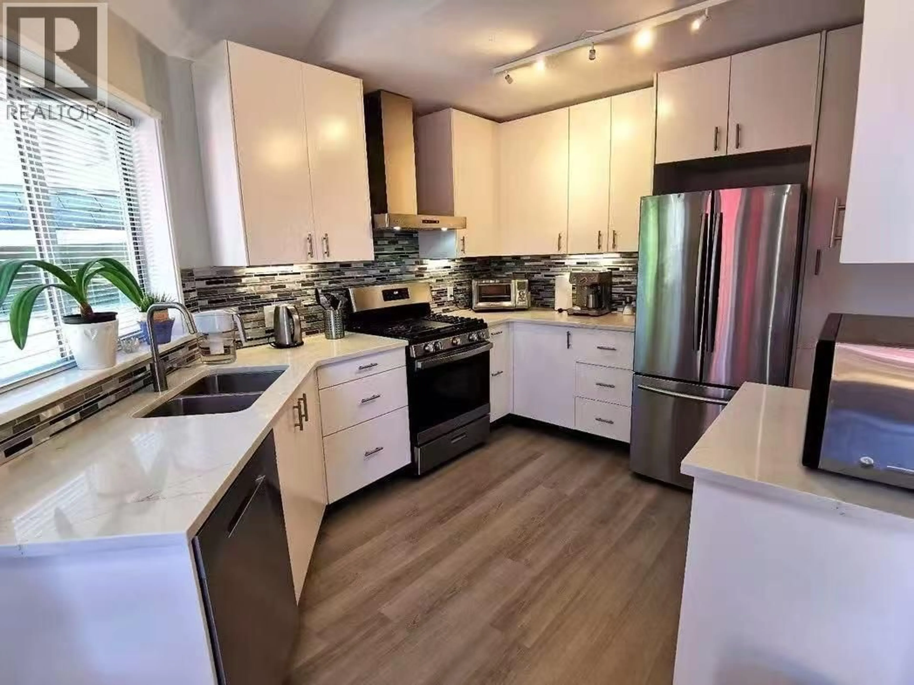 Contemporary kitchen, unknown for 1658 GOLF CLUB DRIVE, Delta British Columbia V4M4E2