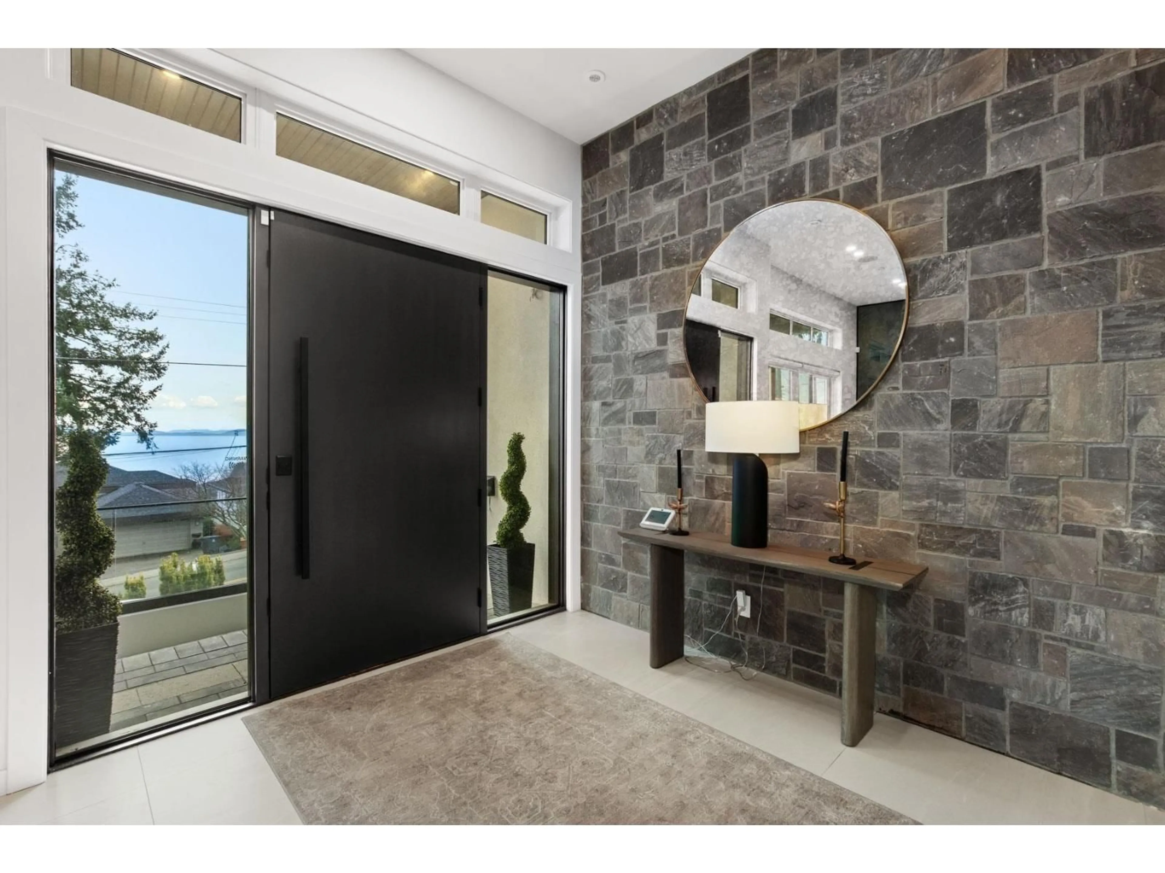 Indoor entryway for 13169 MARINE DRIVE, Surrey British Columbia V4A1E6