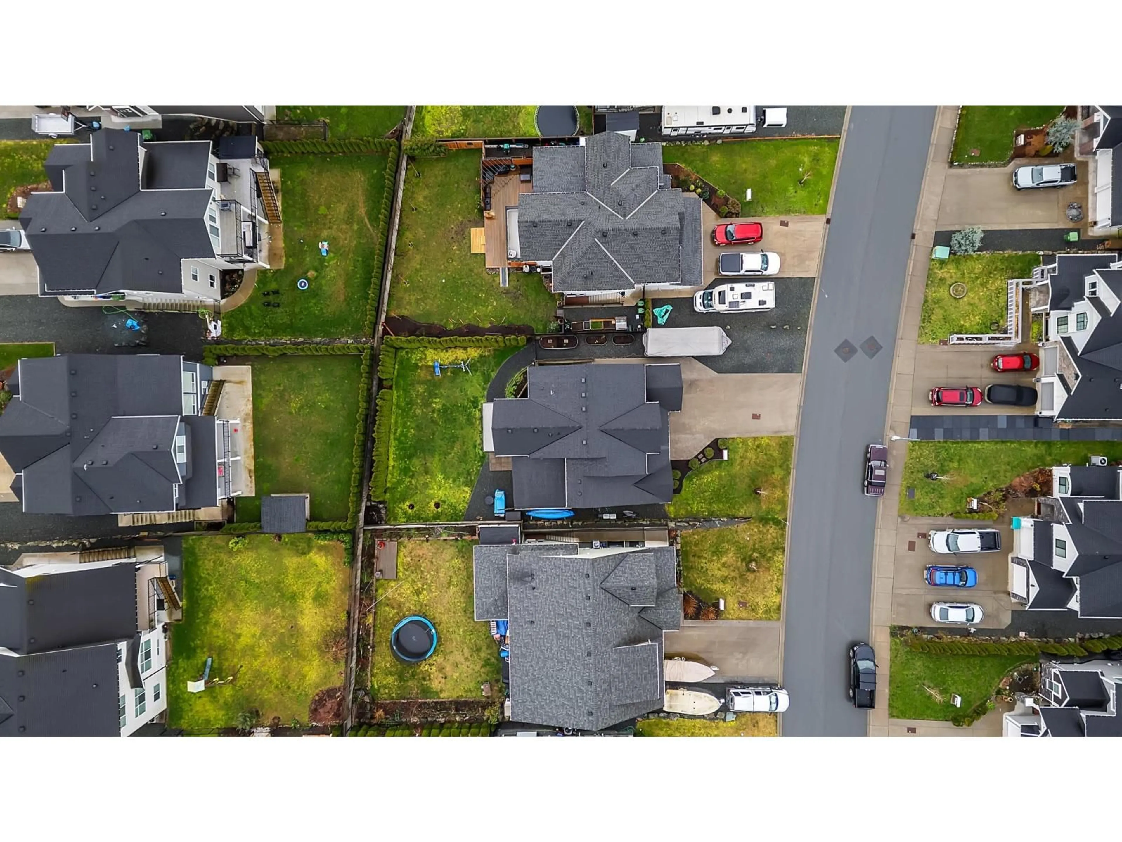 A pic from outside/outdoor area/front of a property/back of a property/a pic from drone, street for 50300 KENSINGTON DRIVE, Chilliwack British Columbia V4Z0C4