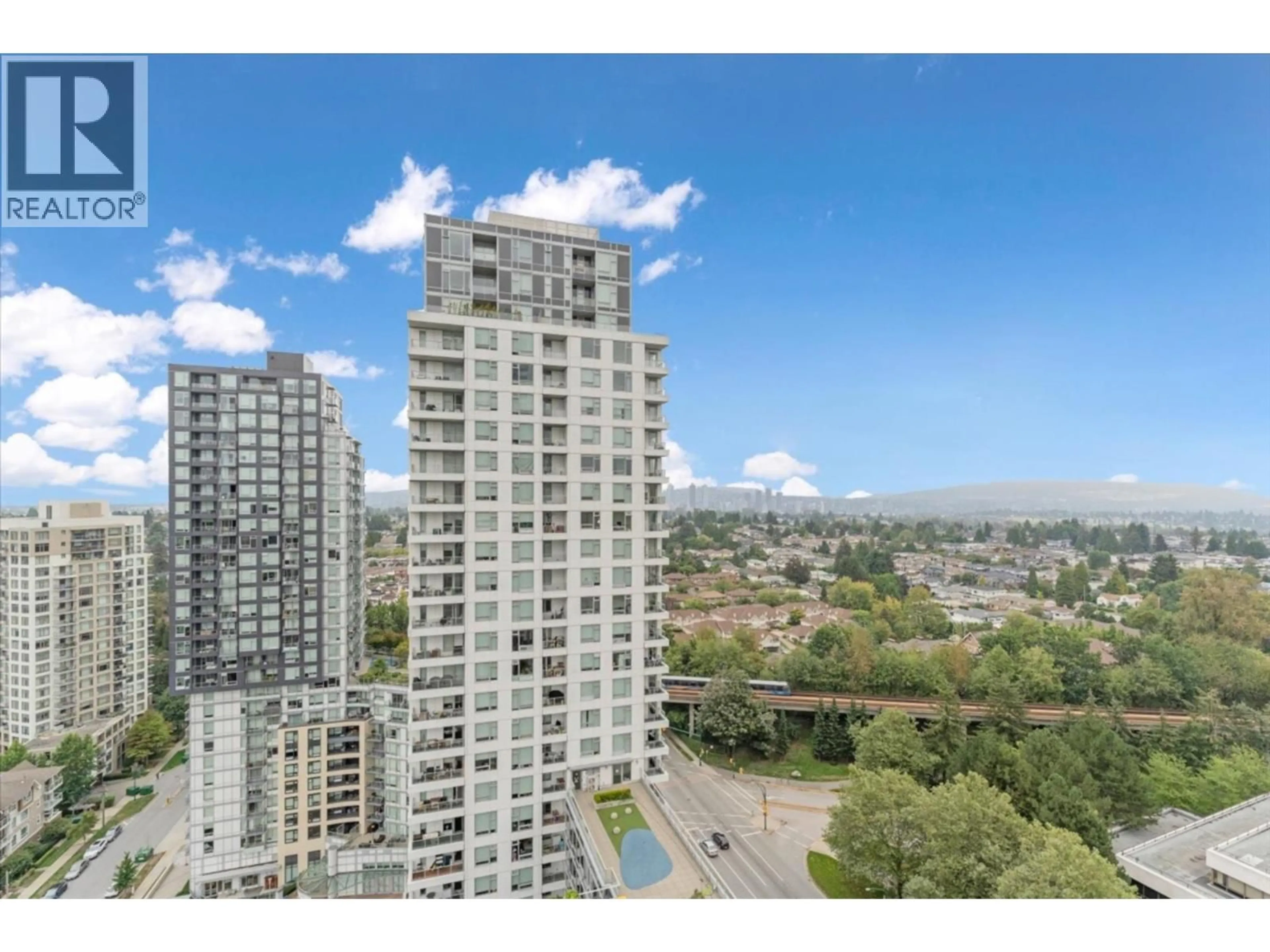 A pic from outside/outdoor area/front of a property/back of a property/a pic from drone, city buildings view from balcony for 2502 - 5665 BOUNDARY ROAD, Vancouver British Columbia V5R0E4