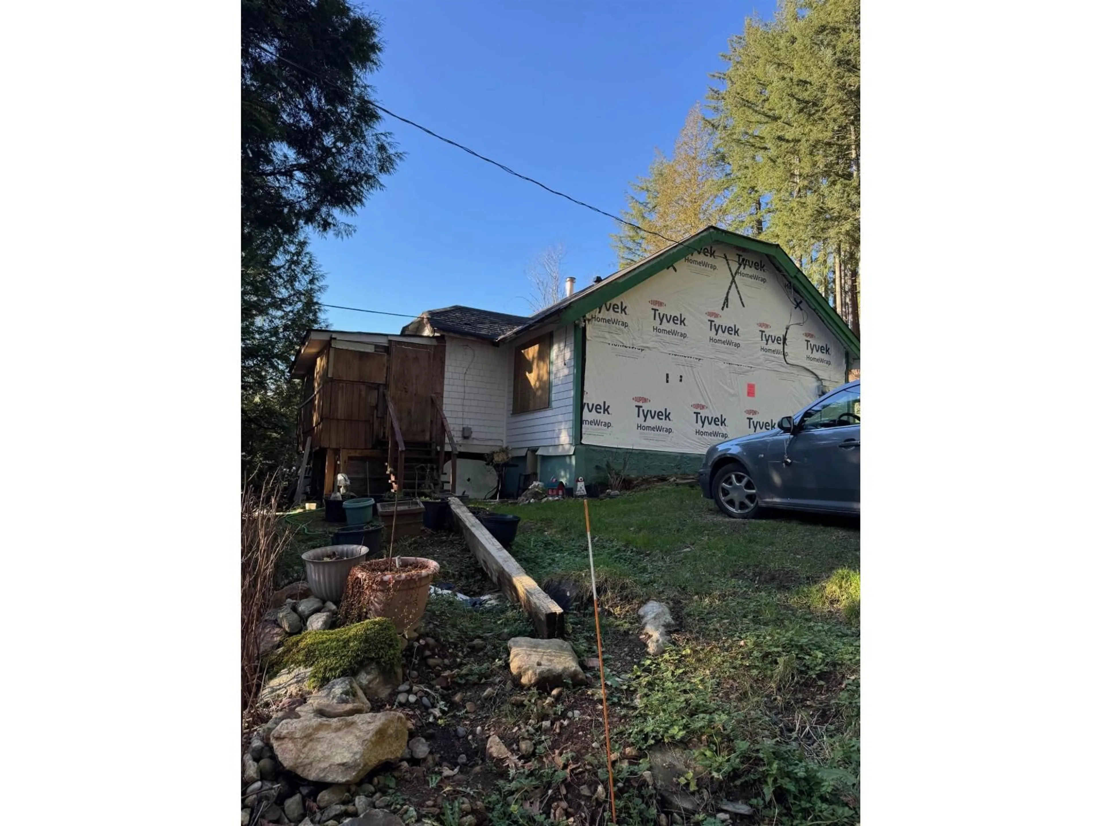 A pic from outside/outdoor area/front of a property/back of a property/a pic from drone, street for 2391 LOUGHEED HIGHWAY, Agassiz British Columbia V0M1A1