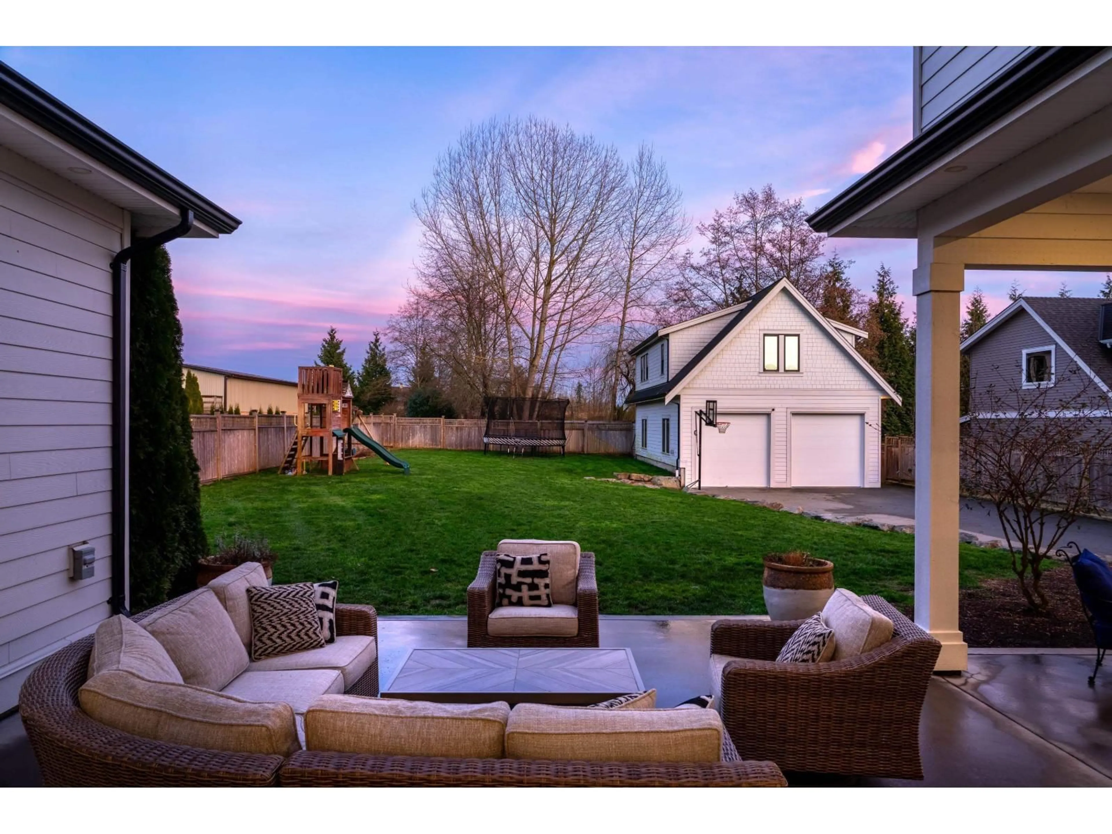 Patio, mountain view for 1130 216 STREET, Langley British Columbia V2Z1R3