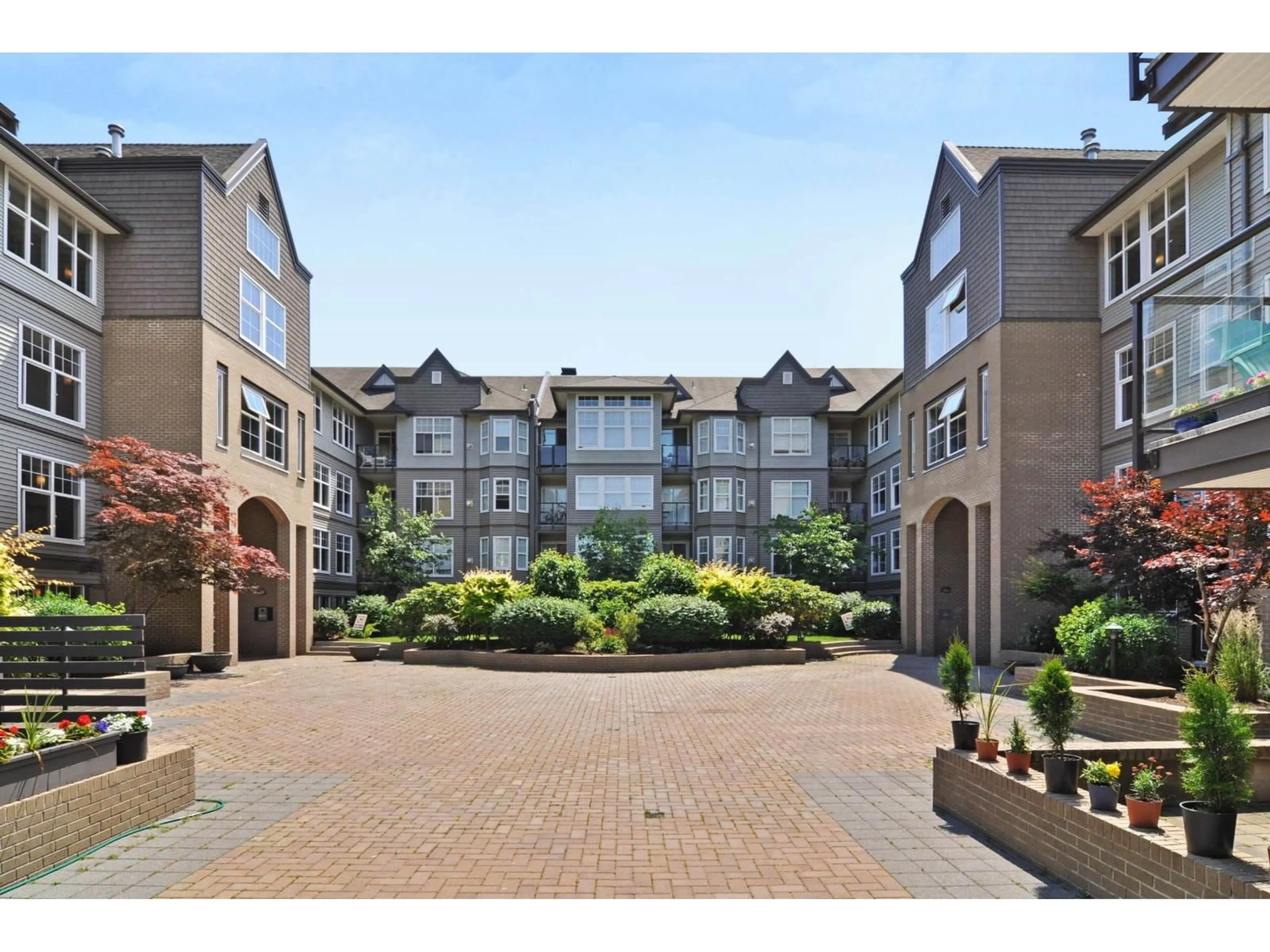 Unknown for 204 - 20200 56 AVENUE, Langley British Columbia V3A8S1