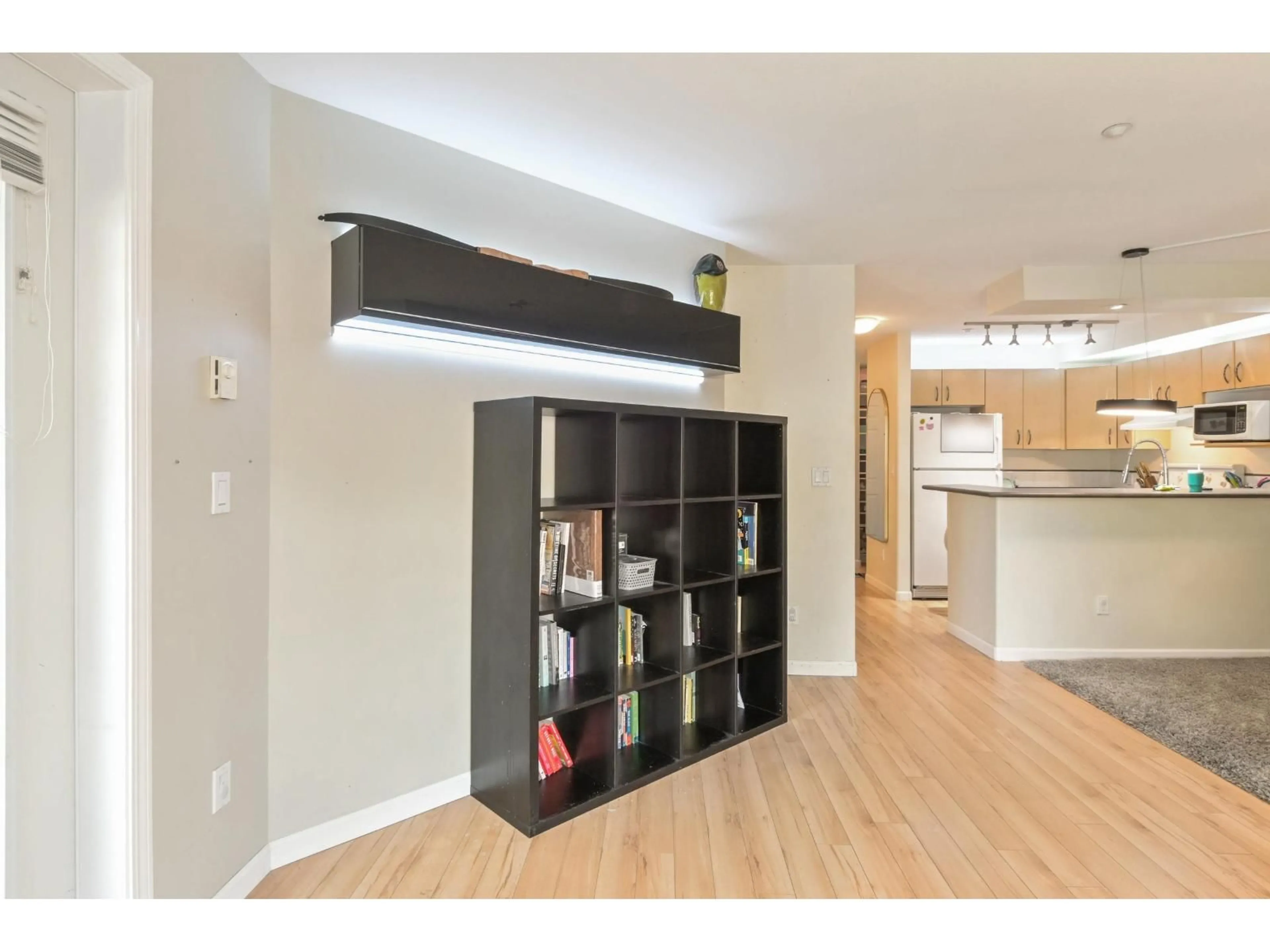 Unknown for 204 - 20200 56 AVENUE, Langley British Columbia V3A8S1