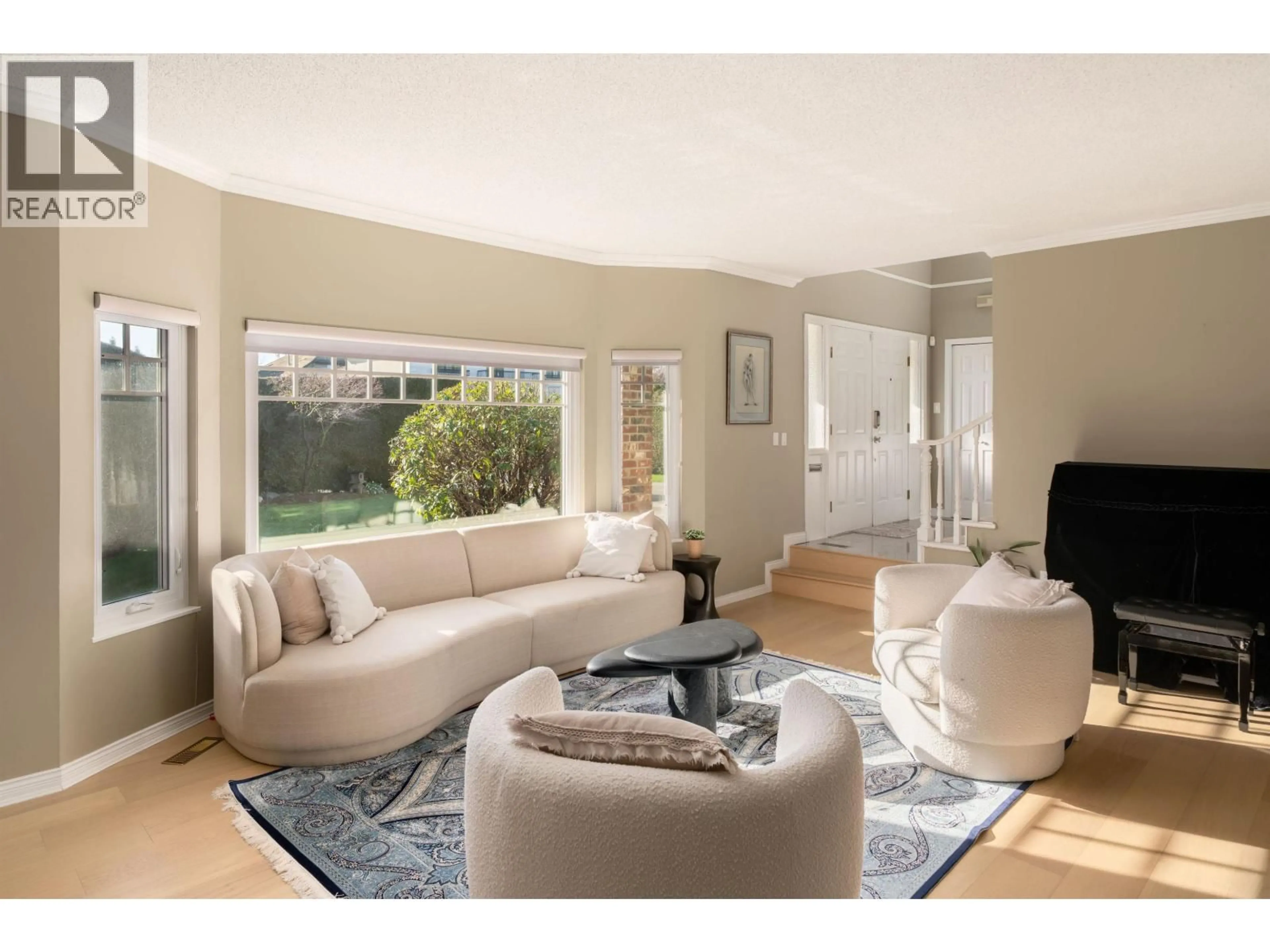 Living room with furniture, unknown for 6811 JUNIPER DRIVE, Richmond British Columbia V7E4Z5