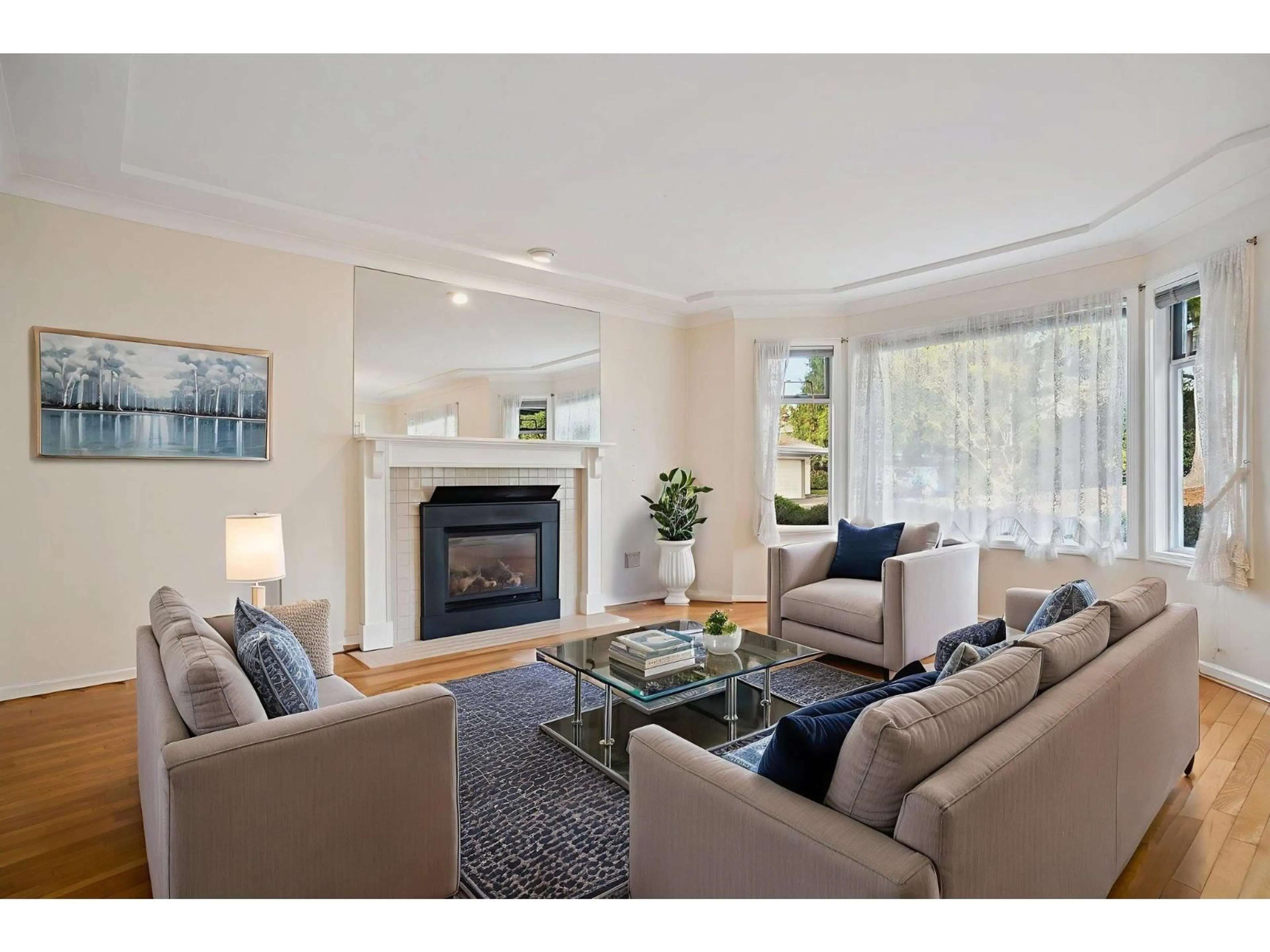 Living room with furniture, unknown for 1 - 12923 17 AVENUE, Surrey British Columbia V4A8T2